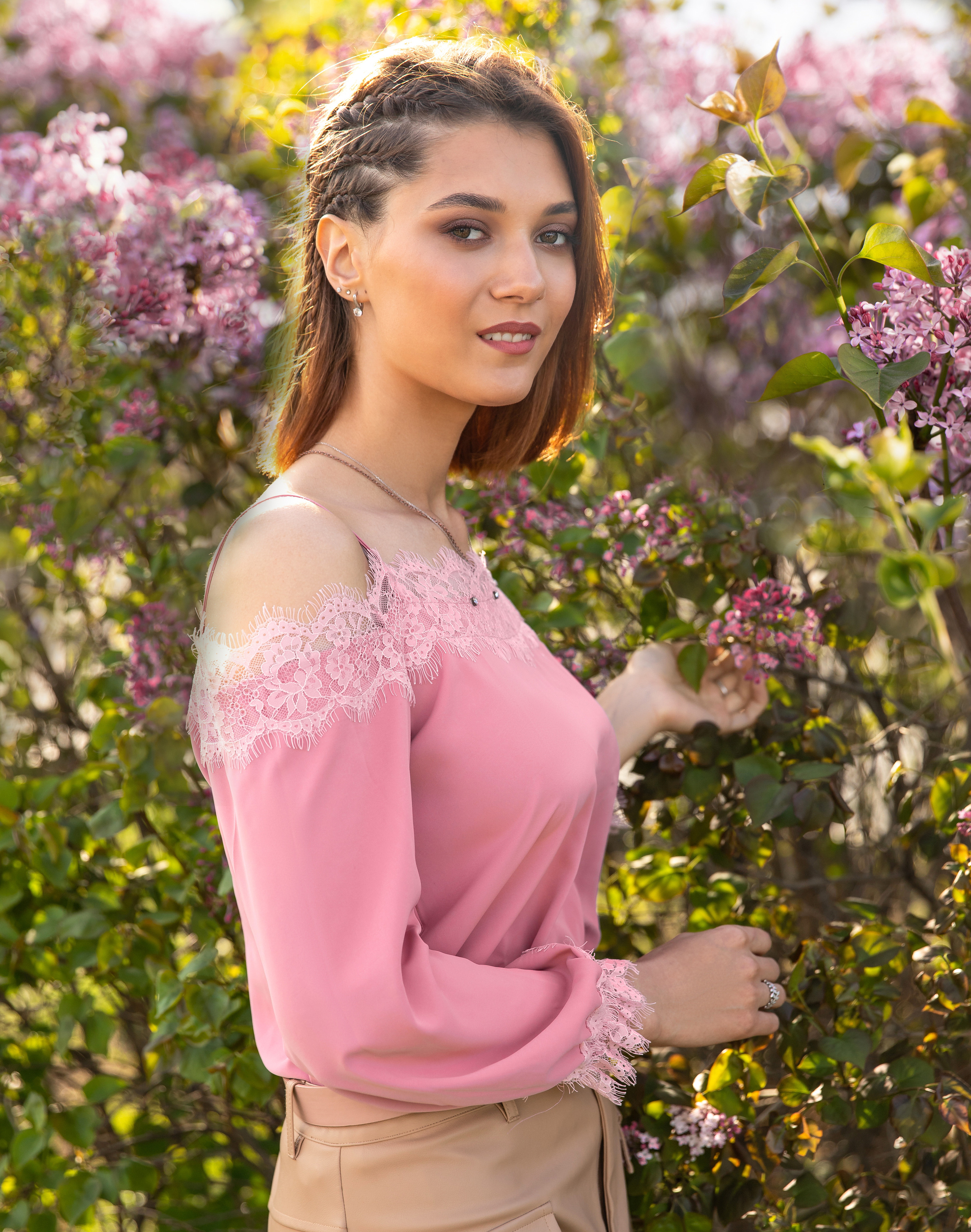 Фотосессия Полины с сиренью. Детский семейный фотограф в г. Находка Ольга Коваленко, фотостудия Memories