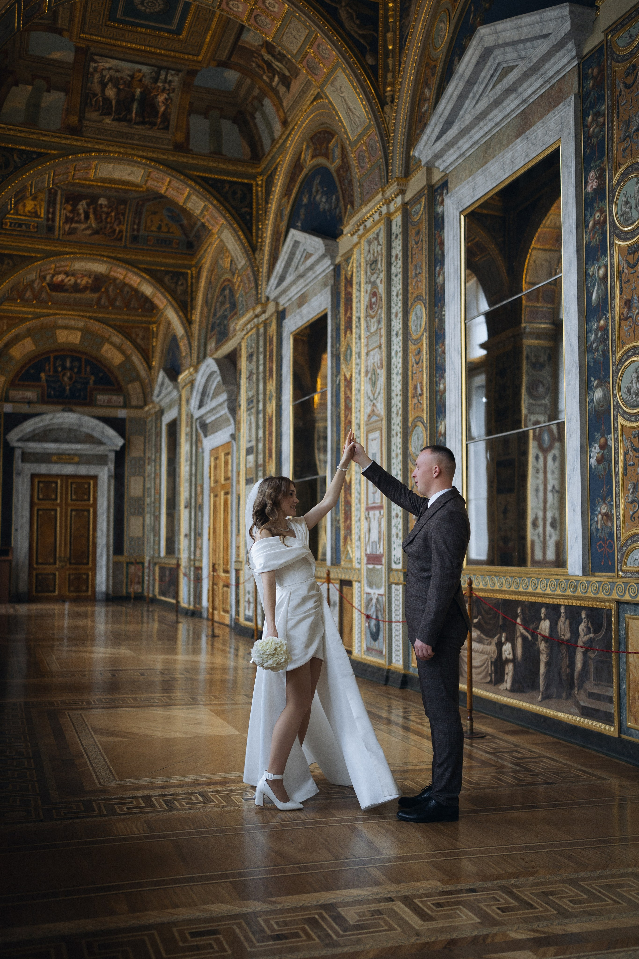 Дмитрий и Кира (Эрмитаж). Свадебный фотограф в Санкт-Петербурге