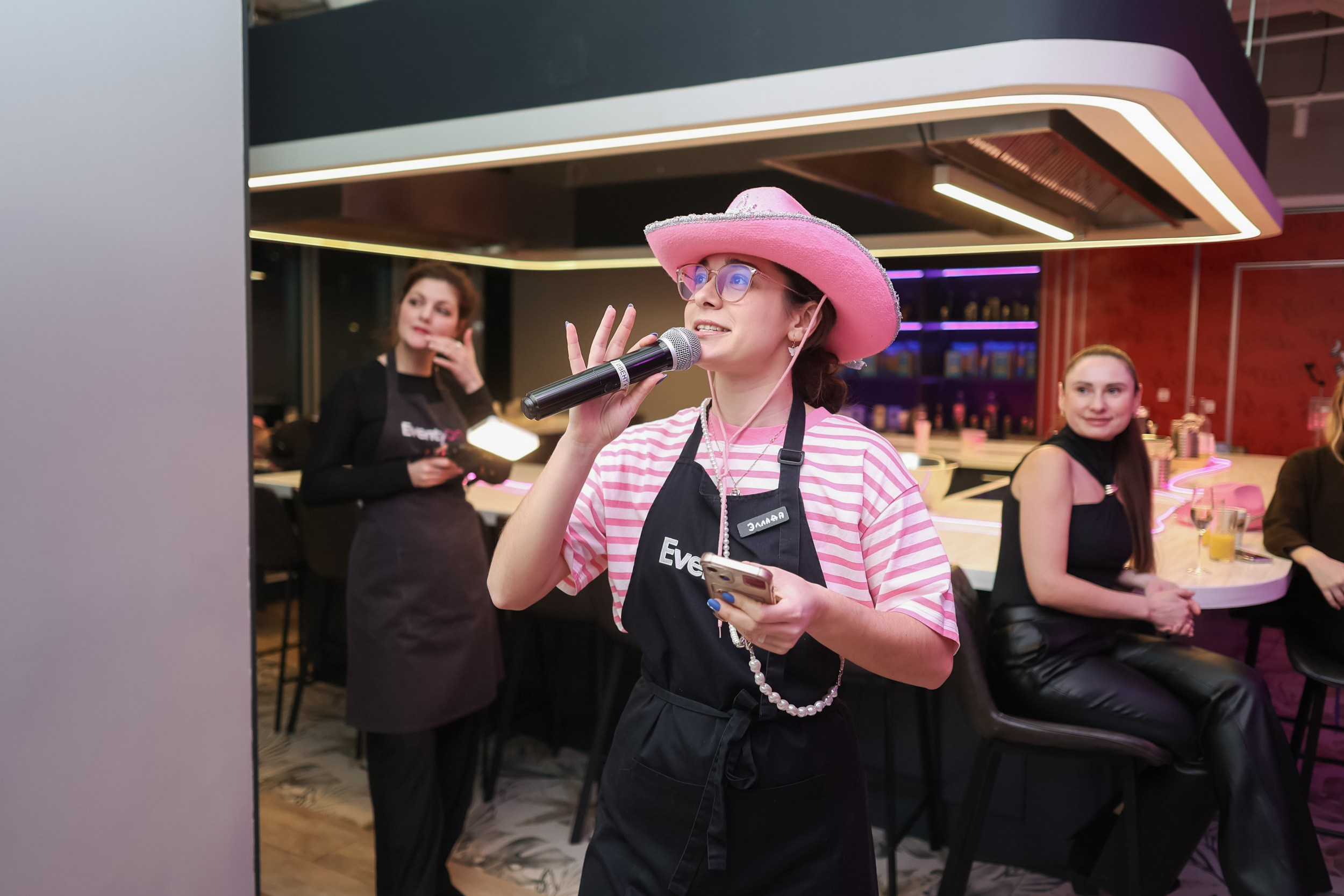Вечеринка 8 марта в EventyOn. Репортажный фотограф видеограф в Москве Ольга Плаксина