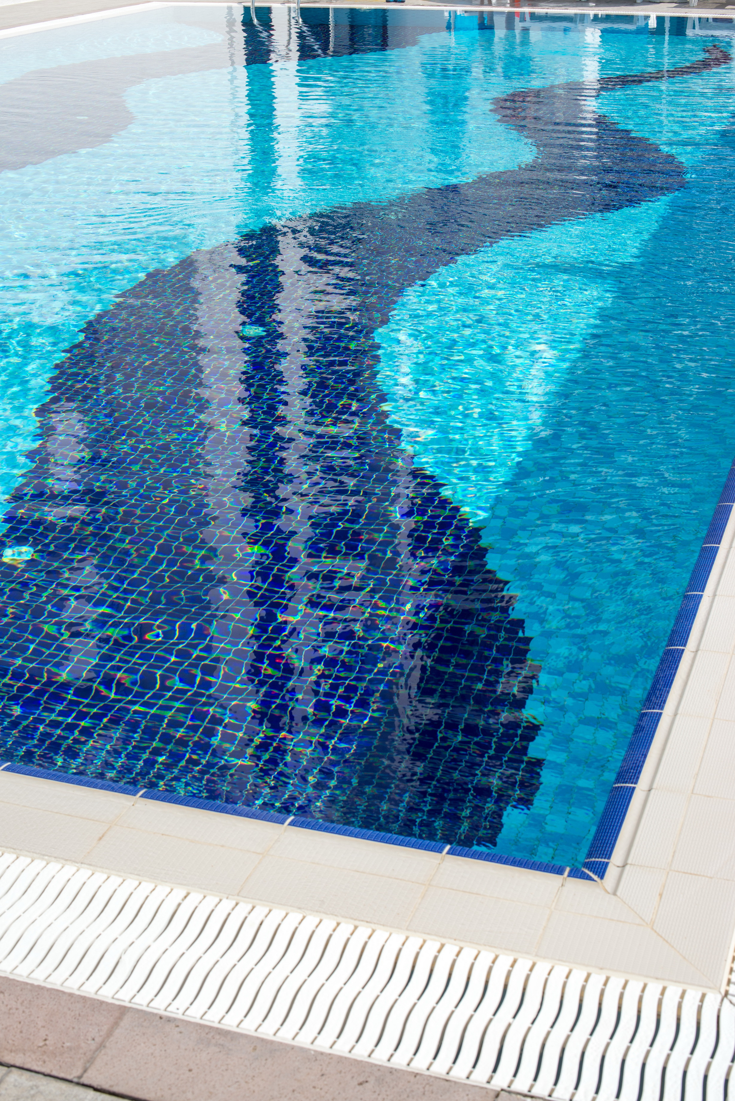 Hotel con piscina. Photographer Aleksandr Rybintsev