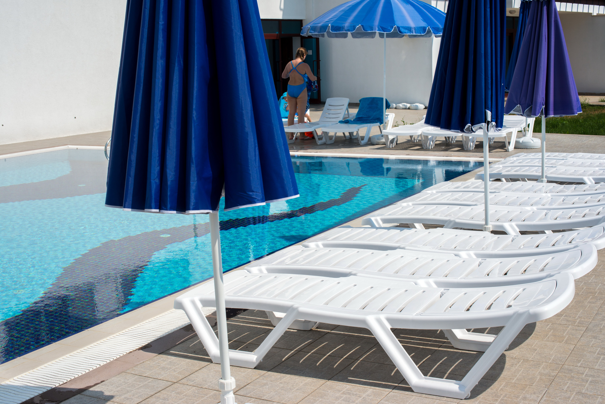 Hotel con piscina. Photographer Aleksandr Rybintsev