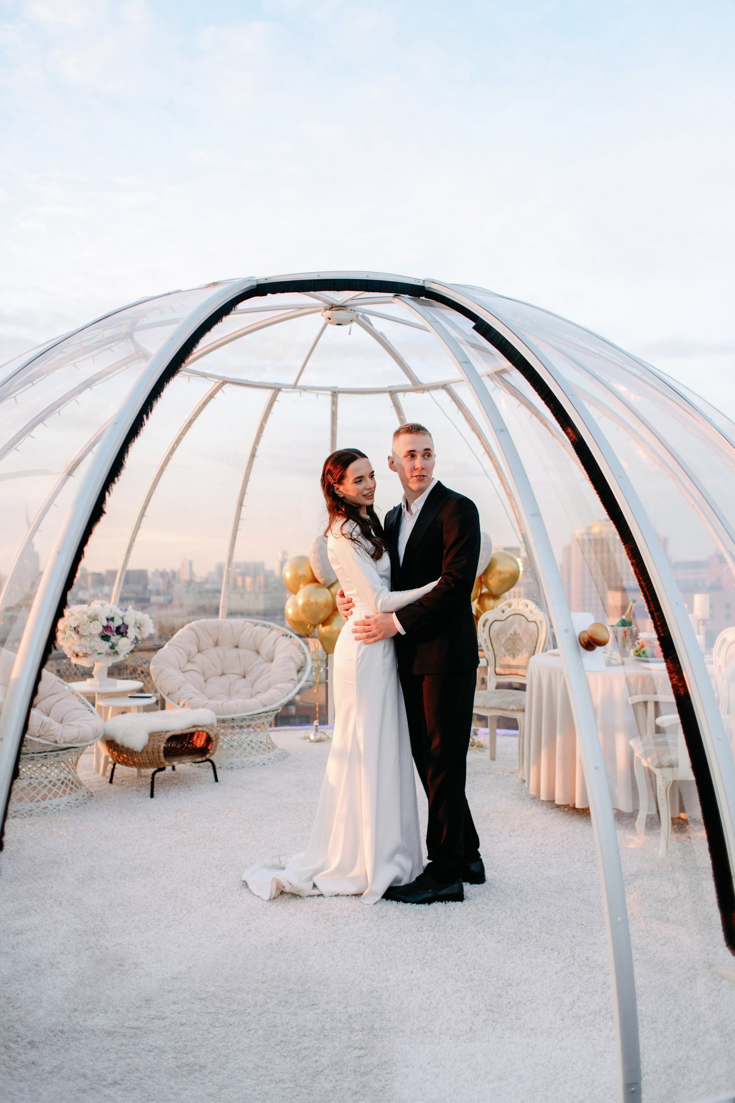 Свадьба для двоих в Москве, фотосессия на крыше, сборы, прогулка в Barvikha Luxury Village