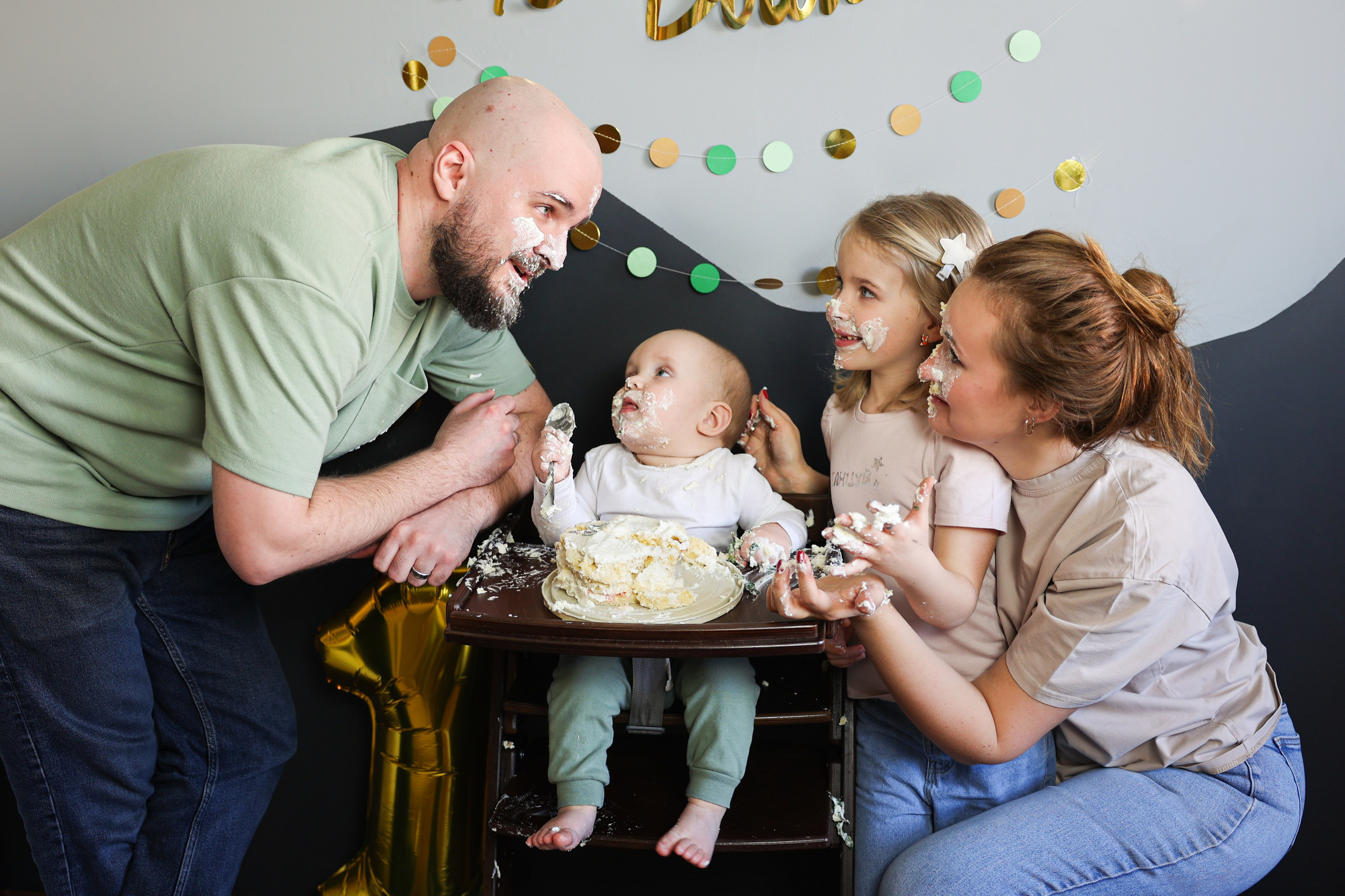 Ванечка и краш-торт. Оксана Ромашкина- семейный и ньюборн фотограф из Москвы