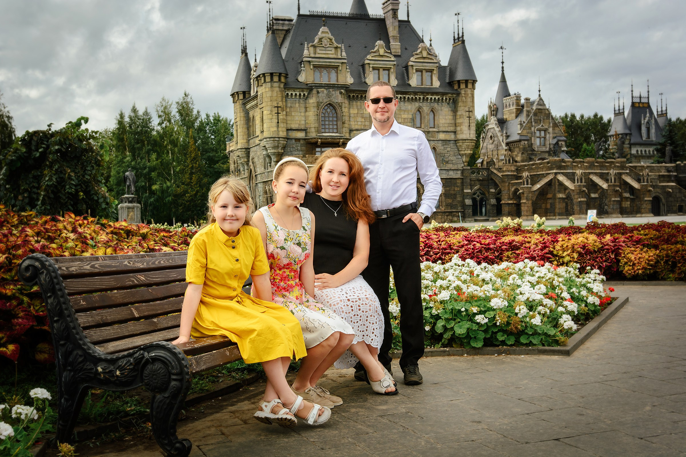 Семейная фотосессия у Замка Гарибальди. Фотограф Оксана Сафонова г. Тольятти