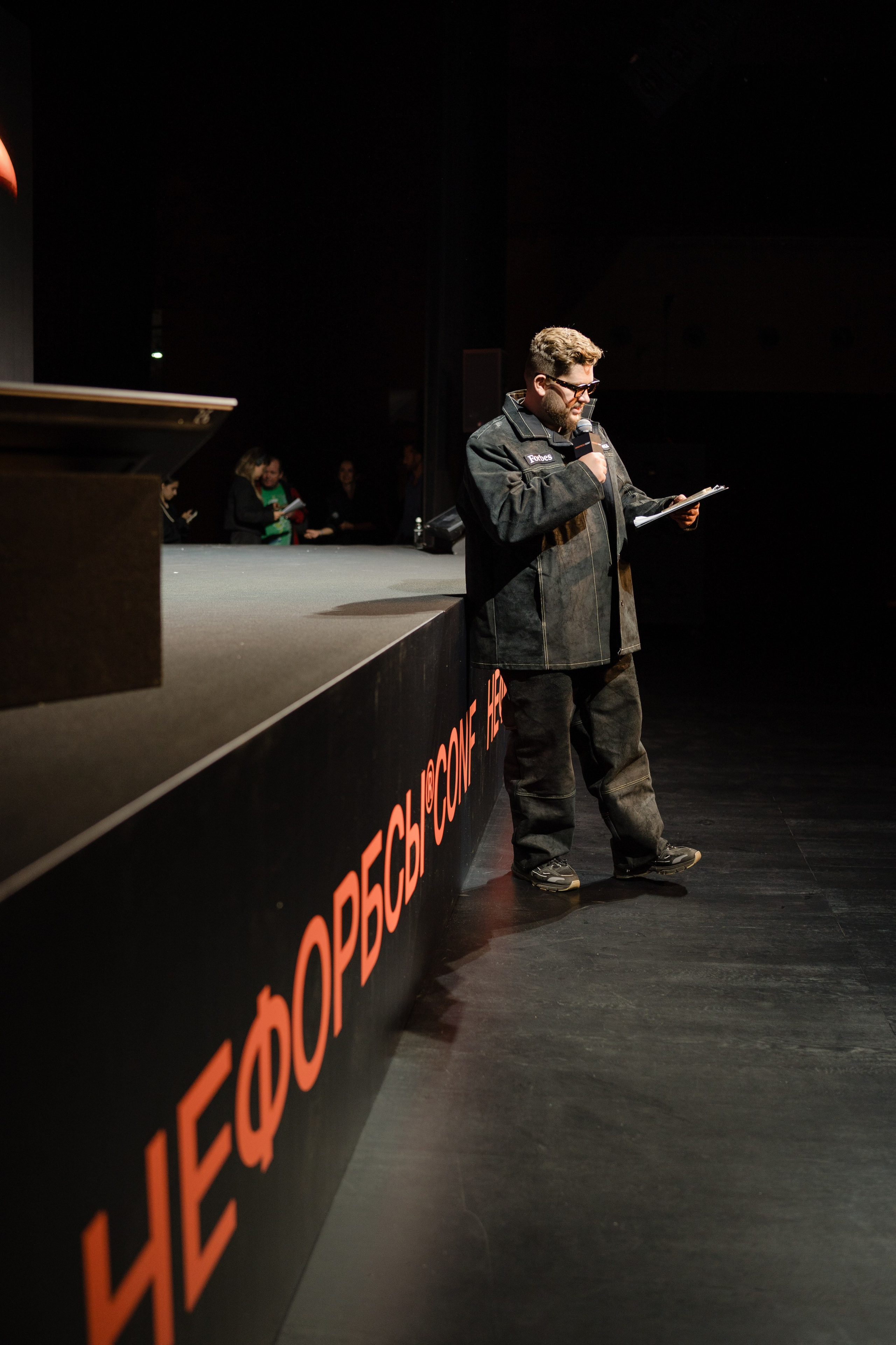 Фотограф репортажный на конференцию/форум в Москве. Репортажный фотограф в Москве Саша Дружинина