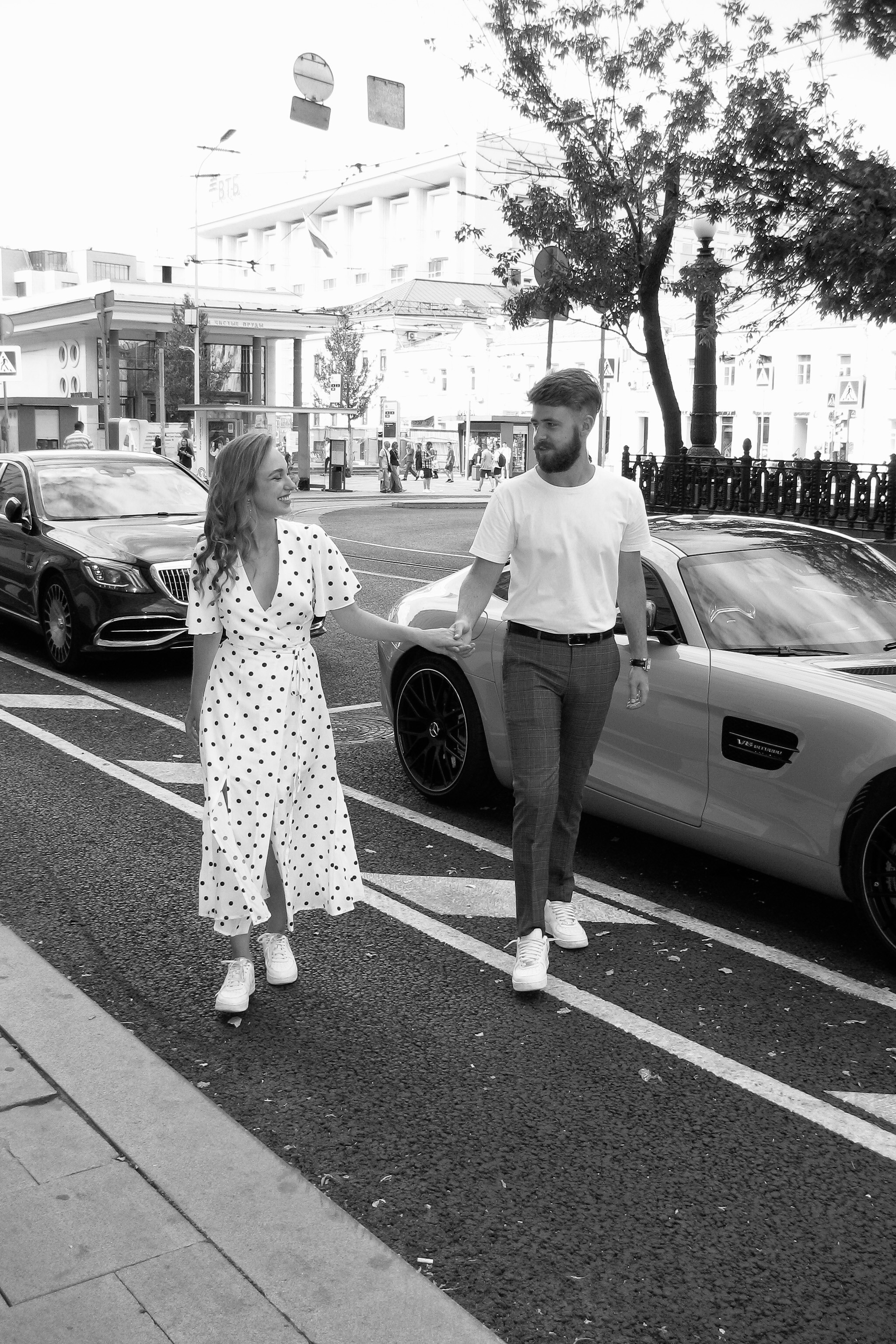 Лавстори в Москве фотограф, прогулка по Чистым Прудам, кафе Mandys