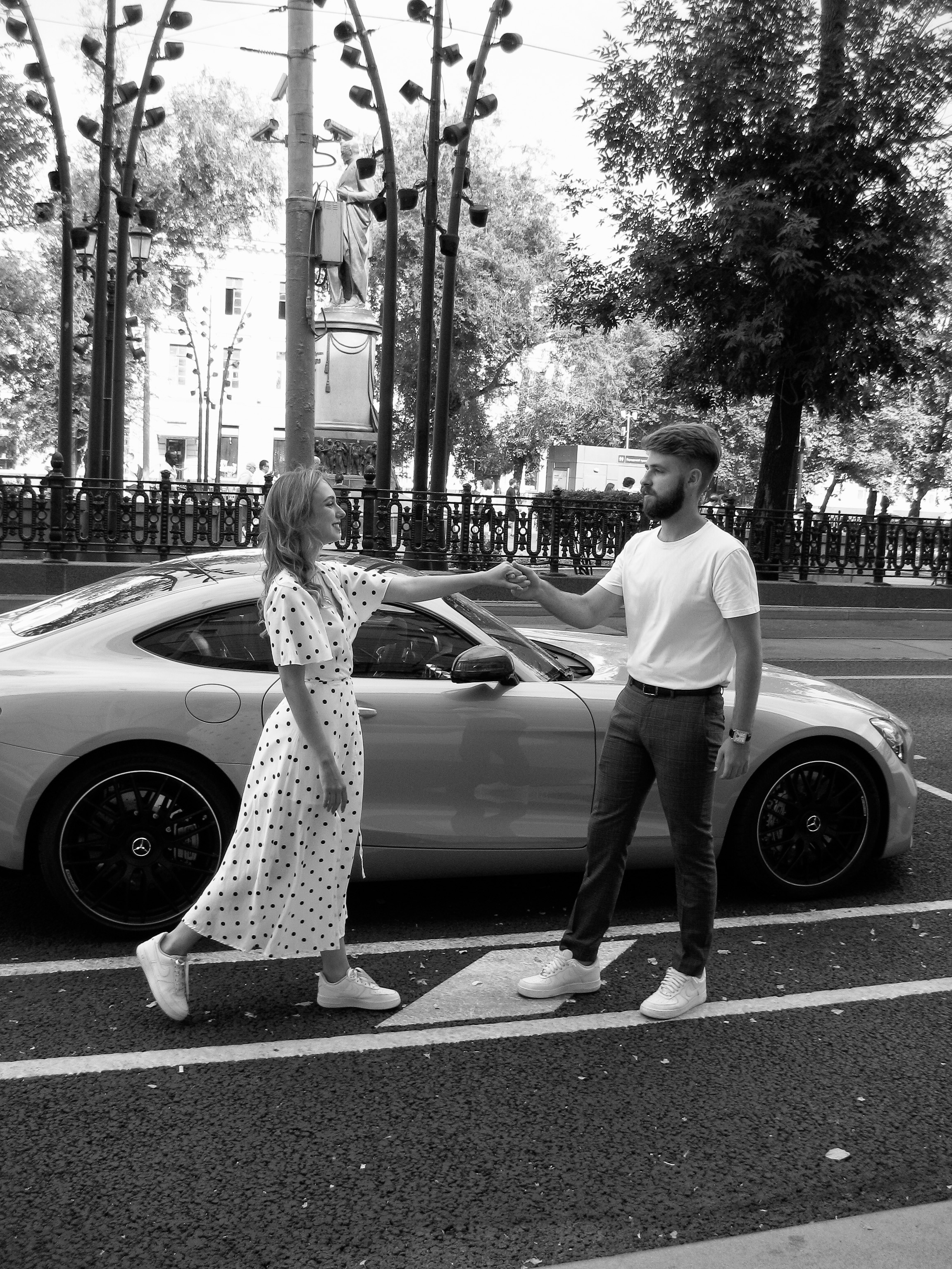 Лавстори в Москве фотограф, прогулка по Чистым Прудам, кафе Mandys