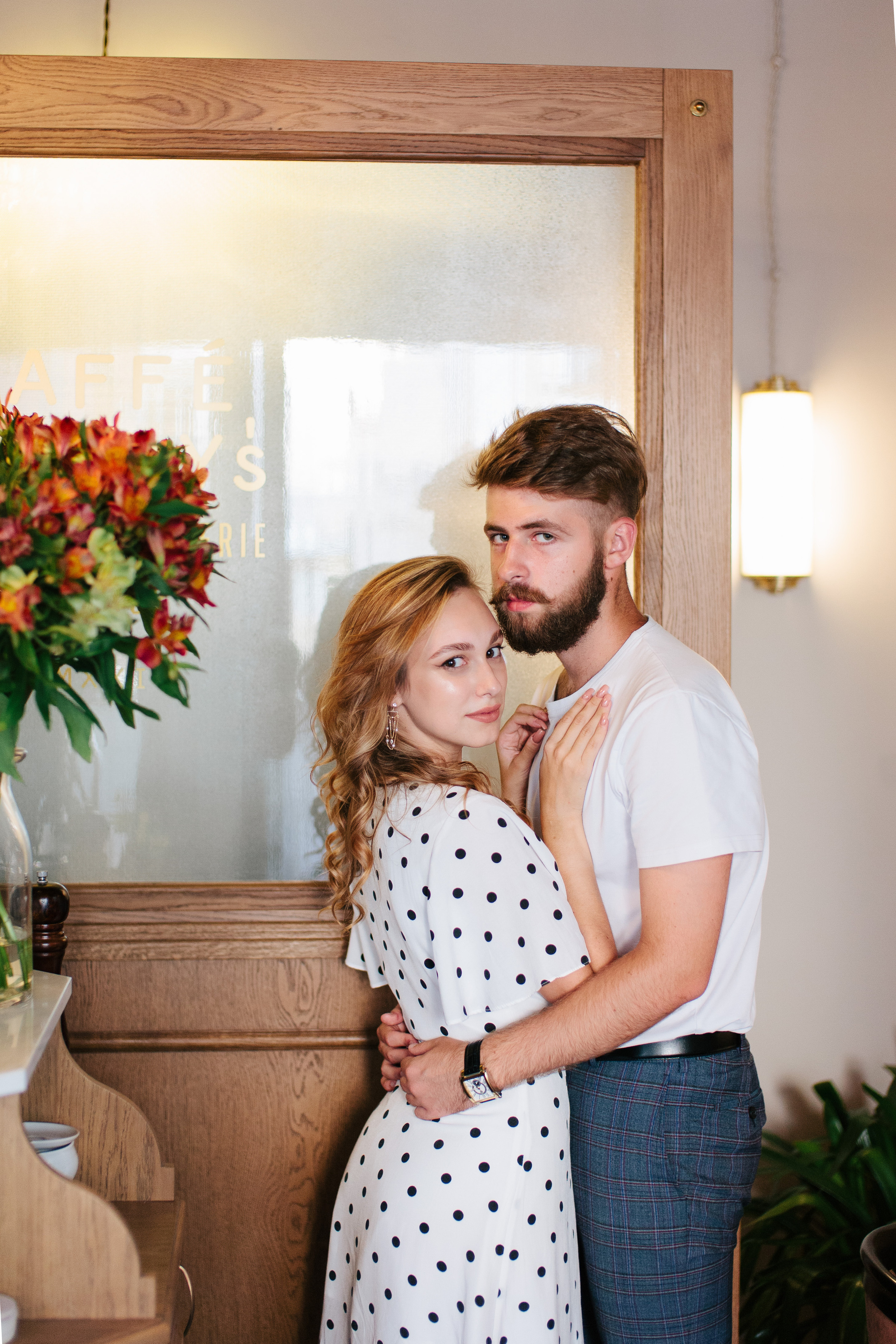 Лавстори в Москве фотограф, прогулка по Чистым Прудам, кафе Mandys