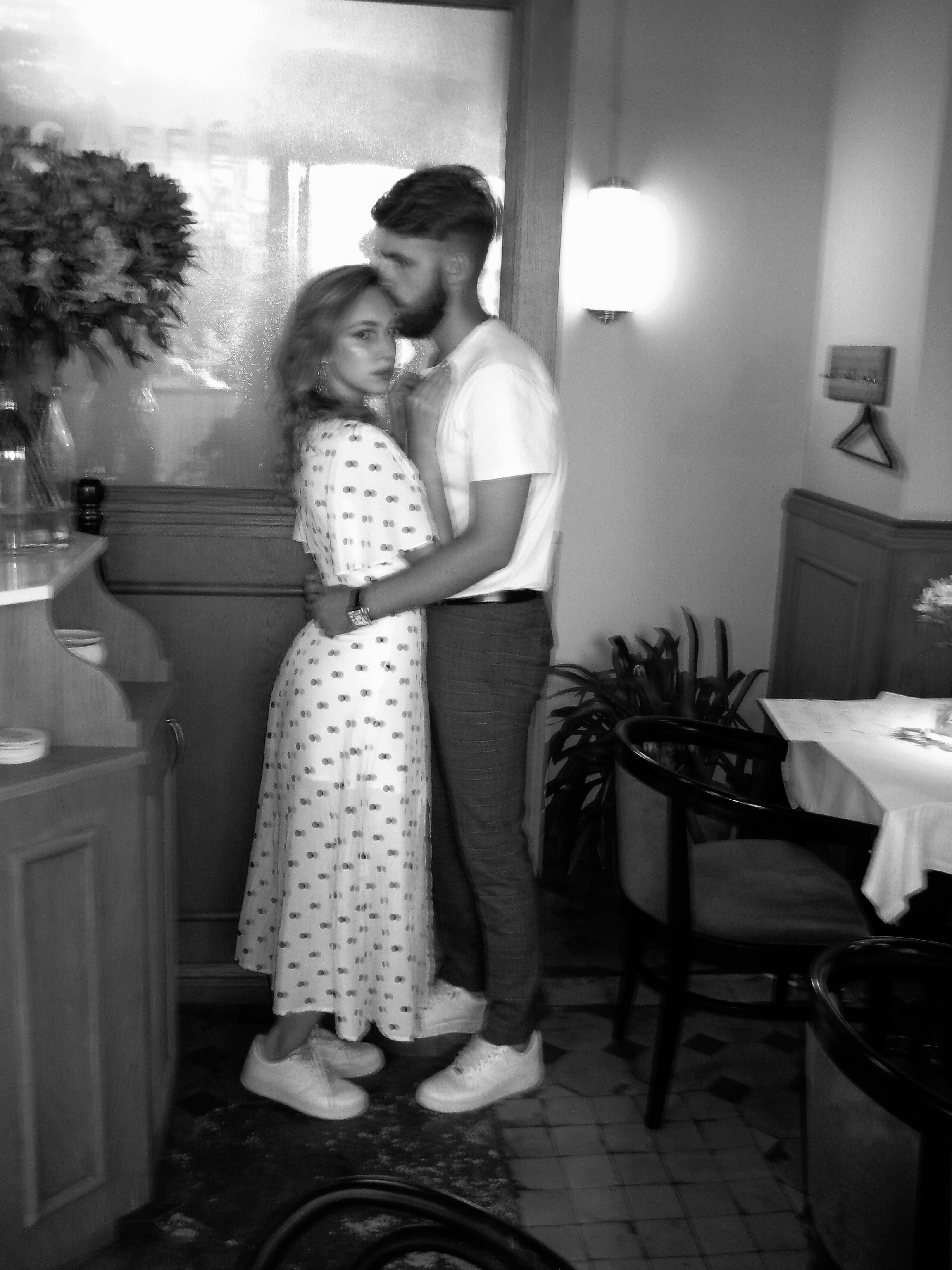 Лавстори в Москве фотограф, прогулка по Чистым Прудам, кафе Mandys