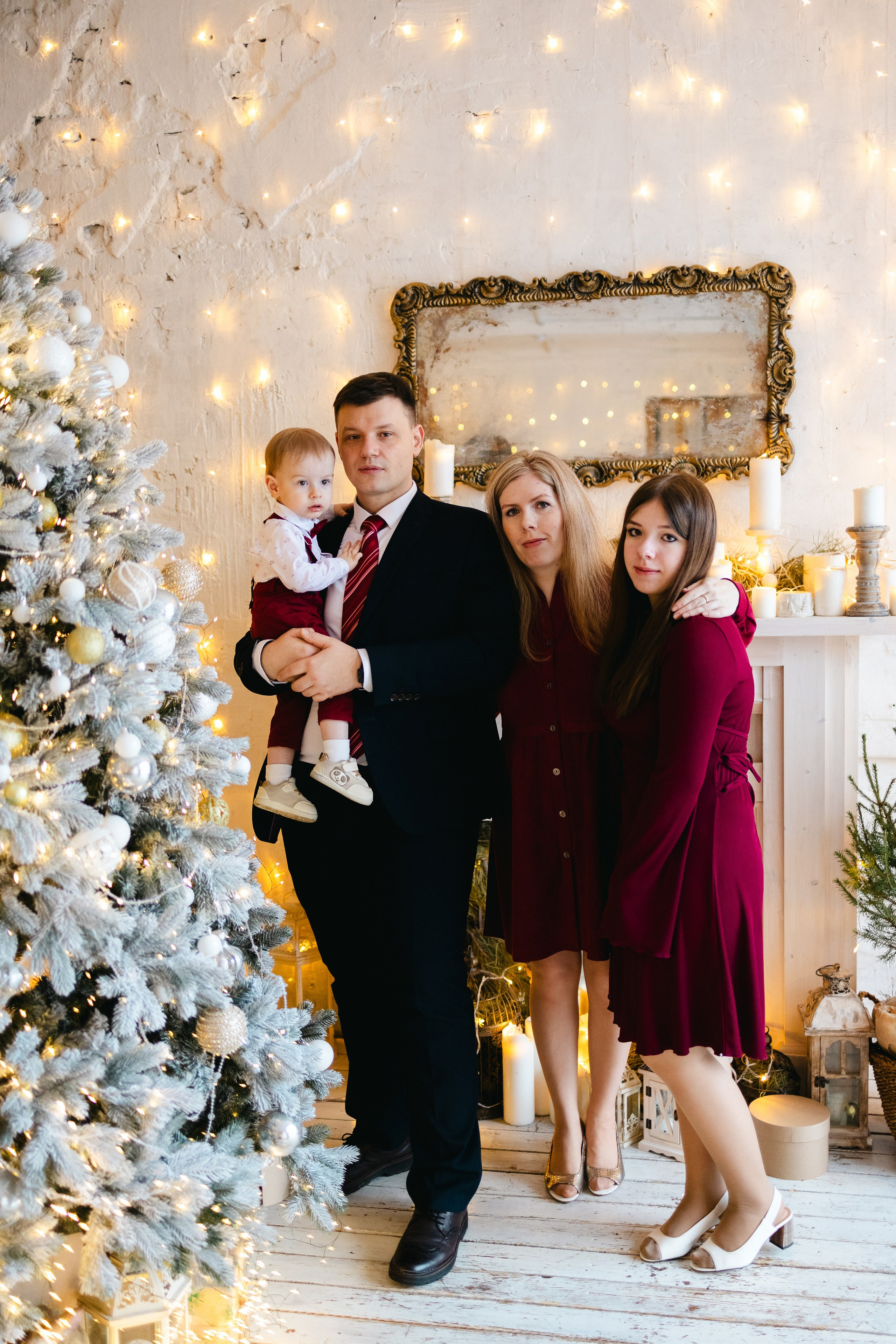 Новогодняя семейная с малышом. Семейный фотограф г. Тюмень