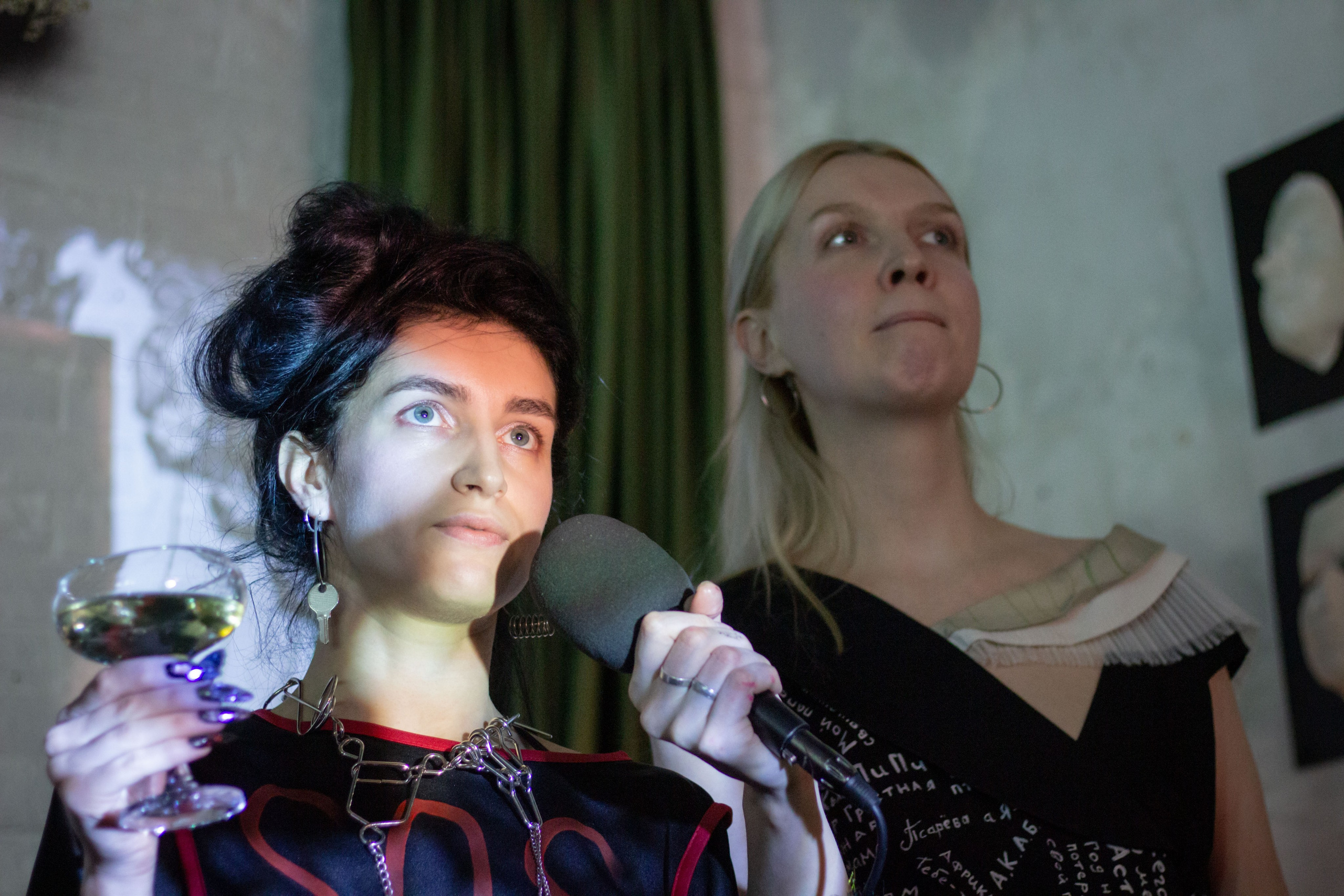 Бильярдная «Крученых» некрореализм. Юля Мурашова портретный и документальный фотограф