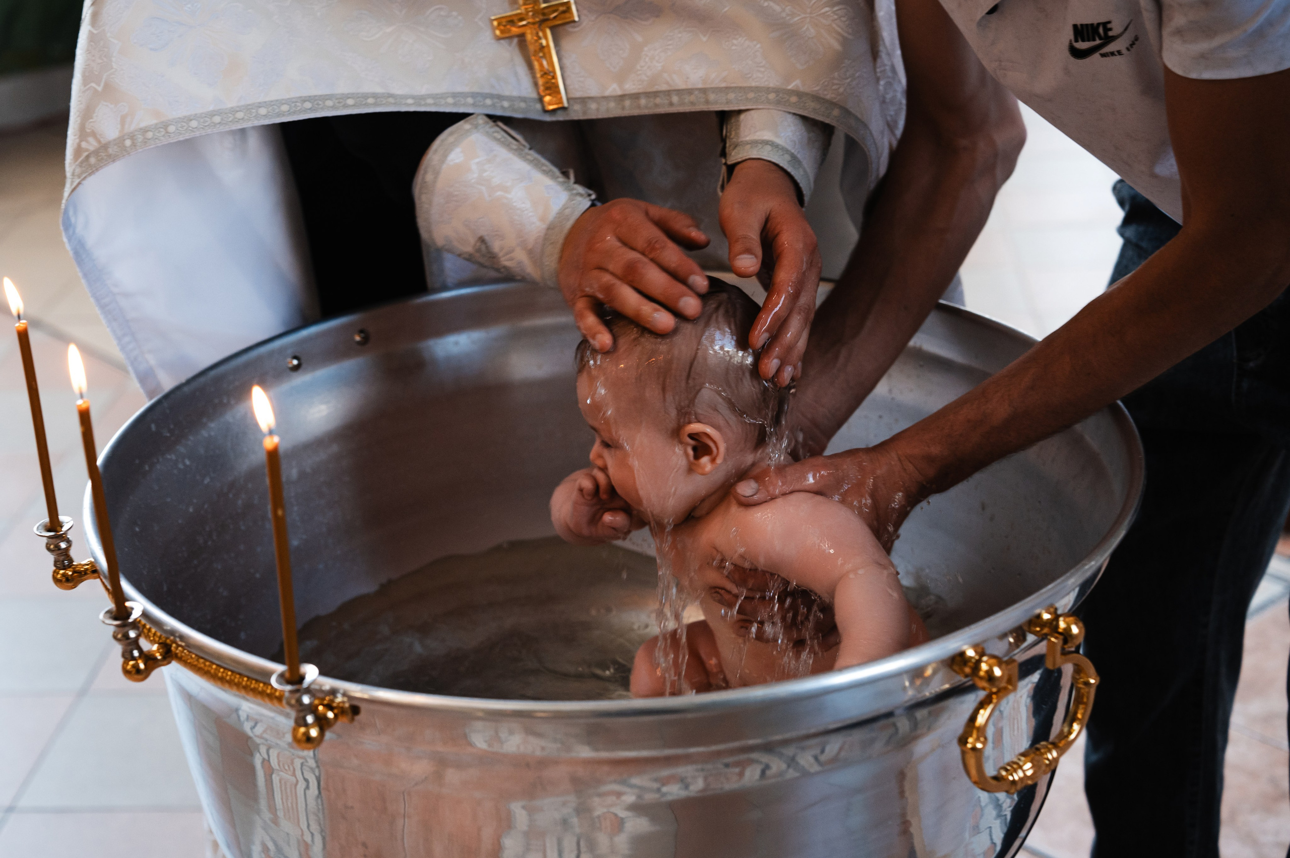 Таинство Крещения Дарьи (Храм Преполовения Пятидесятницы). Фотограф Ярута Оксана / Ростов-на-Дону