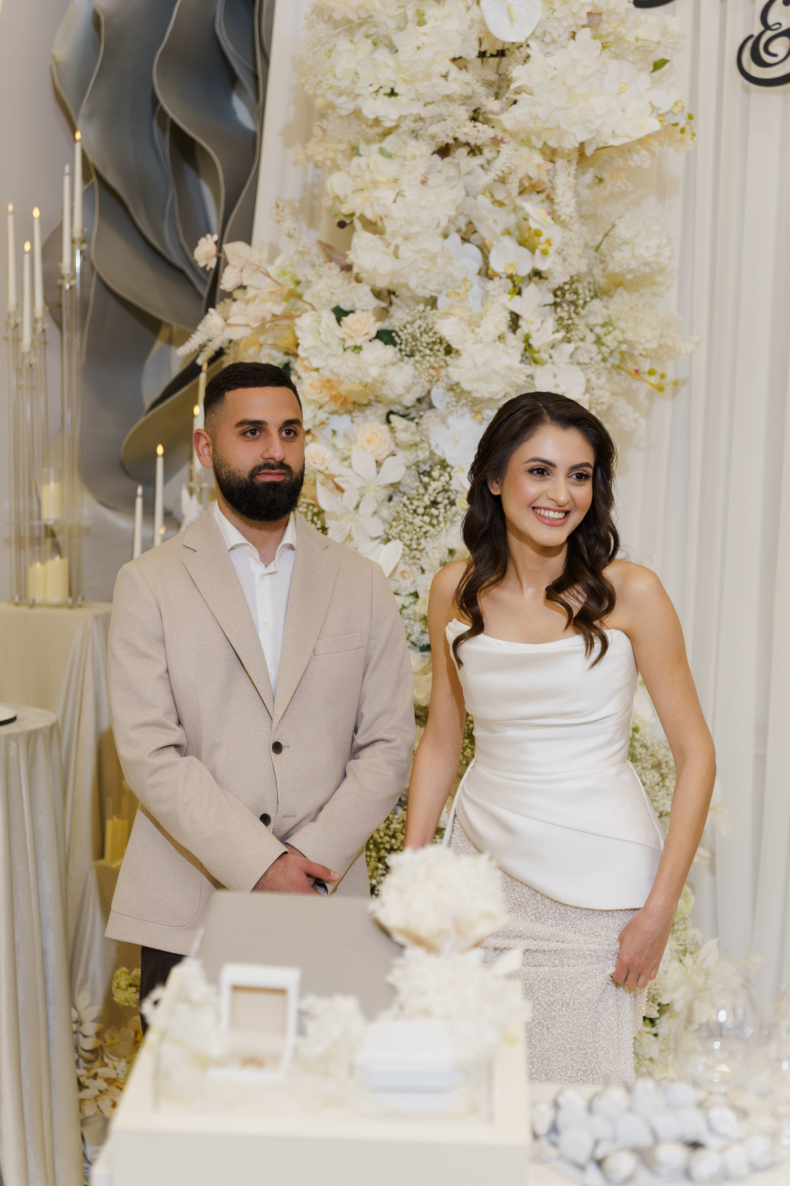 Красивое обручение на берегу чёрного моря в Лермонтово от ТВИНС СТУДИО. ТВИНС СТУДИО — лучшие свадебные фотографы и видеографы в Краснодаре