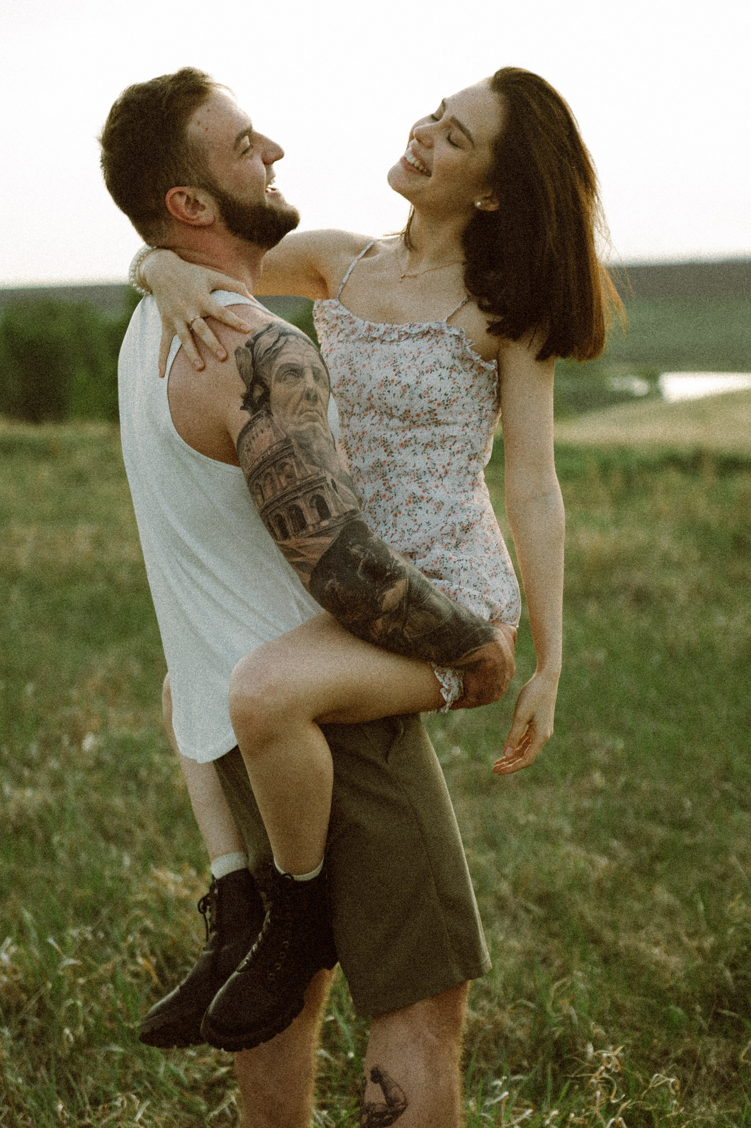 Фотосессия Love Story. Фотограф в Барнауле Дарья Бутурлакина. Люби.Цени.Касайся