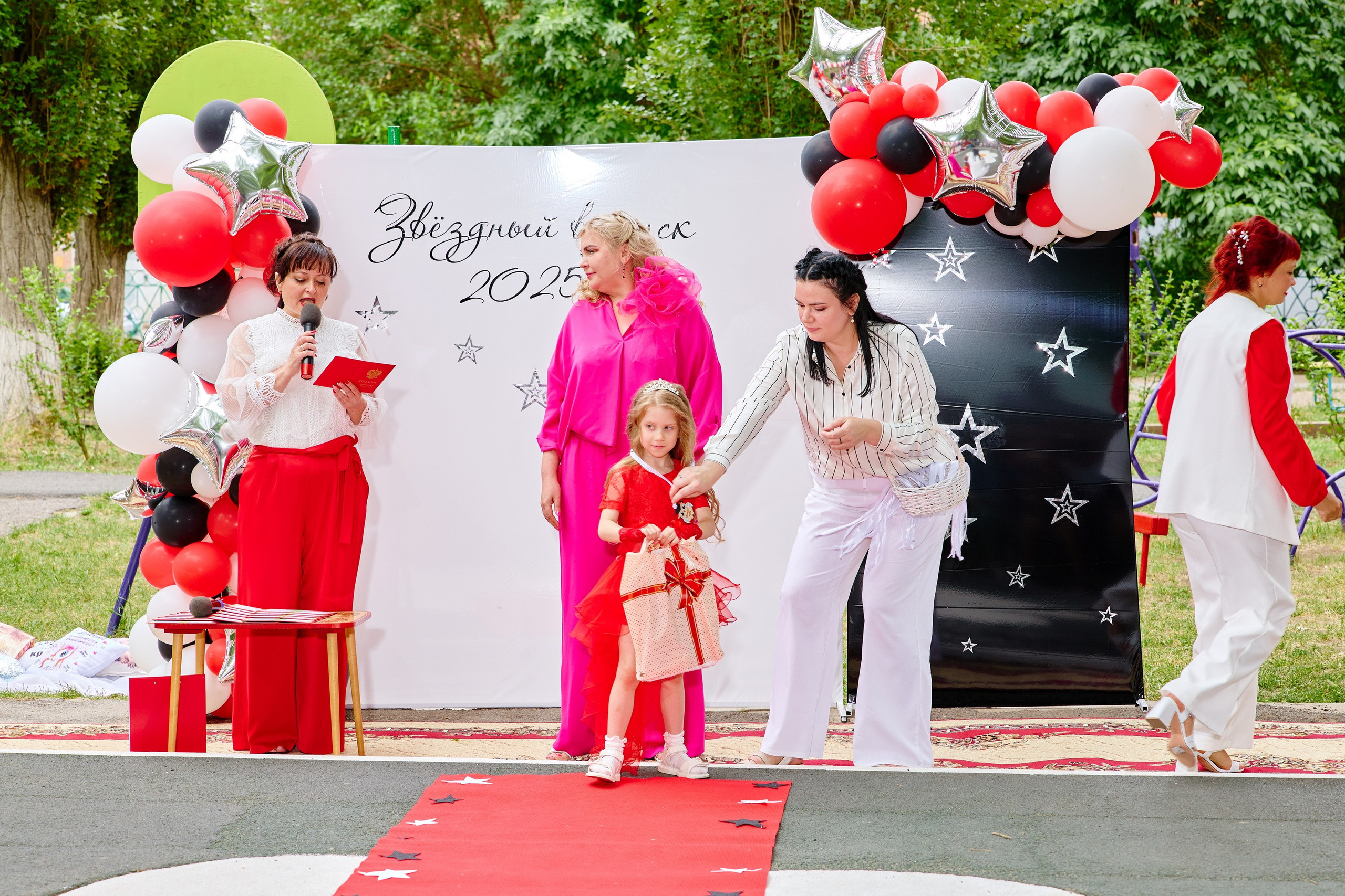 Выпускной 45 сад. Фотограф Выпускные альбомы Таганрог Сергей Коробченко