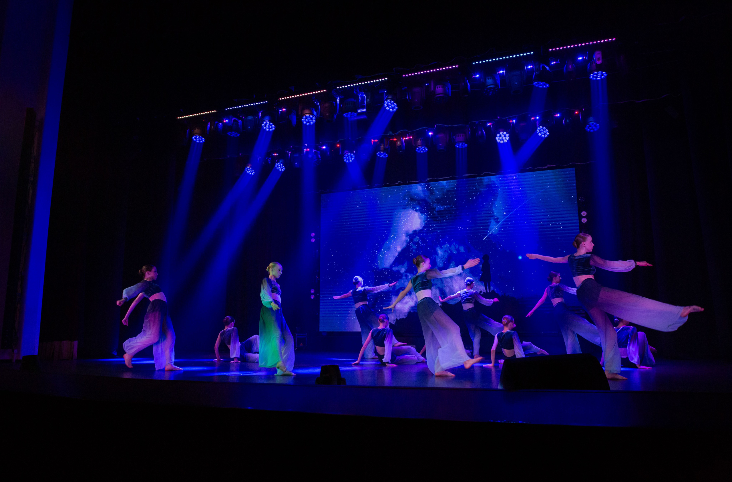 Дк Воровского отчетный концерт. Семейный и детский фотограф Анна Петракова