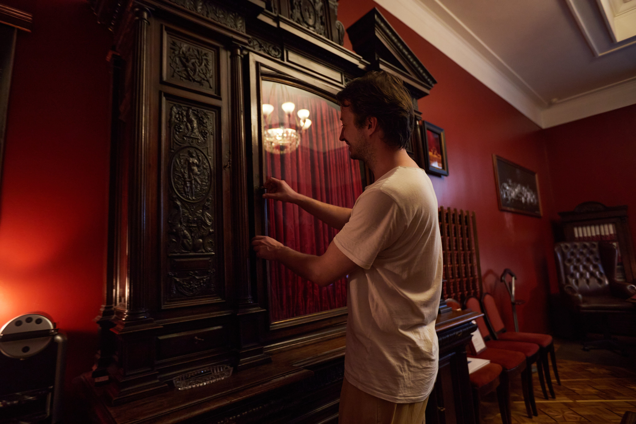 Гастроли Краснодарского театра драмы им. М. Горького в Москве, театр им. Е. Вахтангова. Фотограф Юлия Маринина