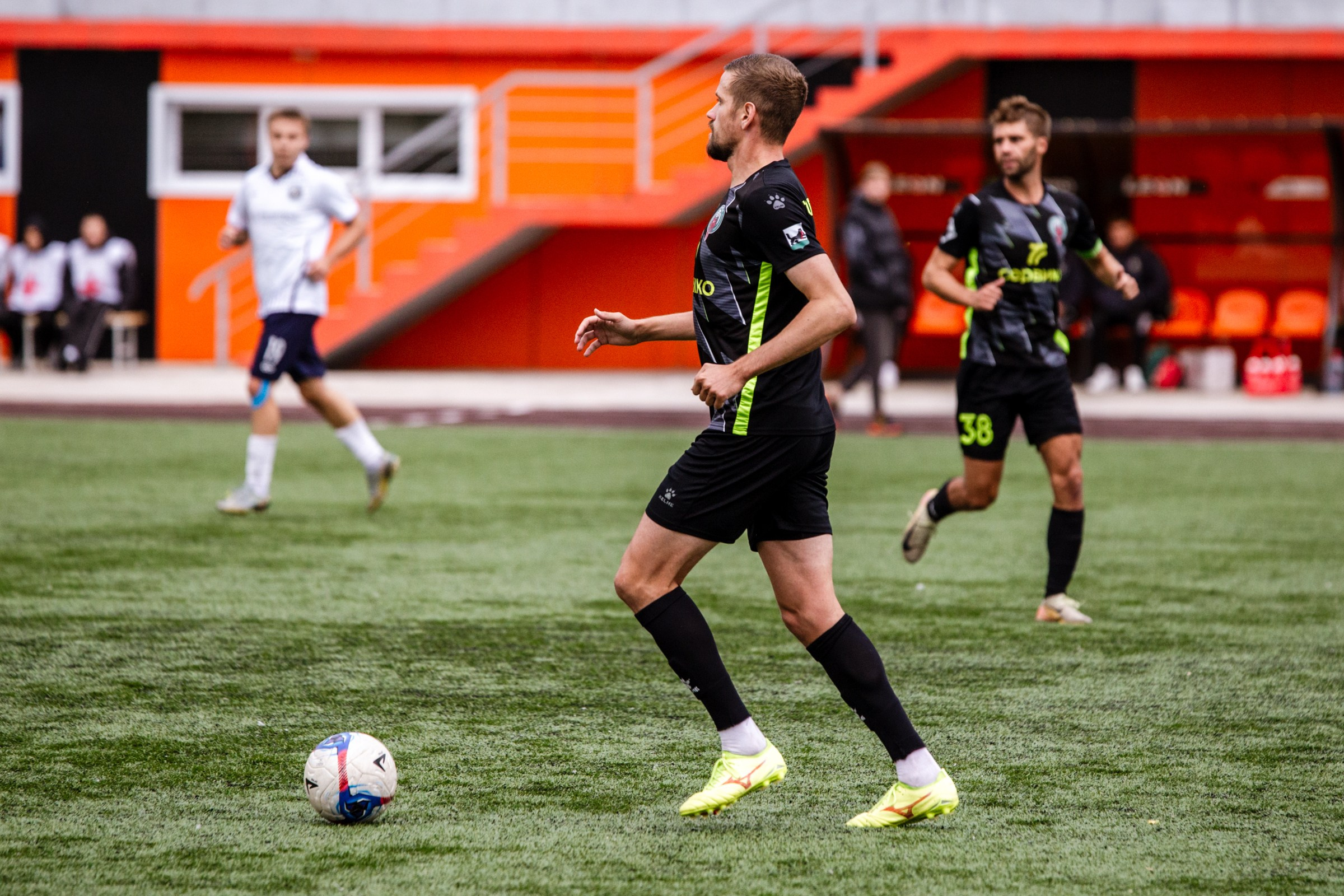 Первенство России по футболу LEON-Вторая лига Б | ФК Иркутск — Космос (Долгопрудный) | 14.09.25. Фотограф в Иркутске Евгения Айвазова