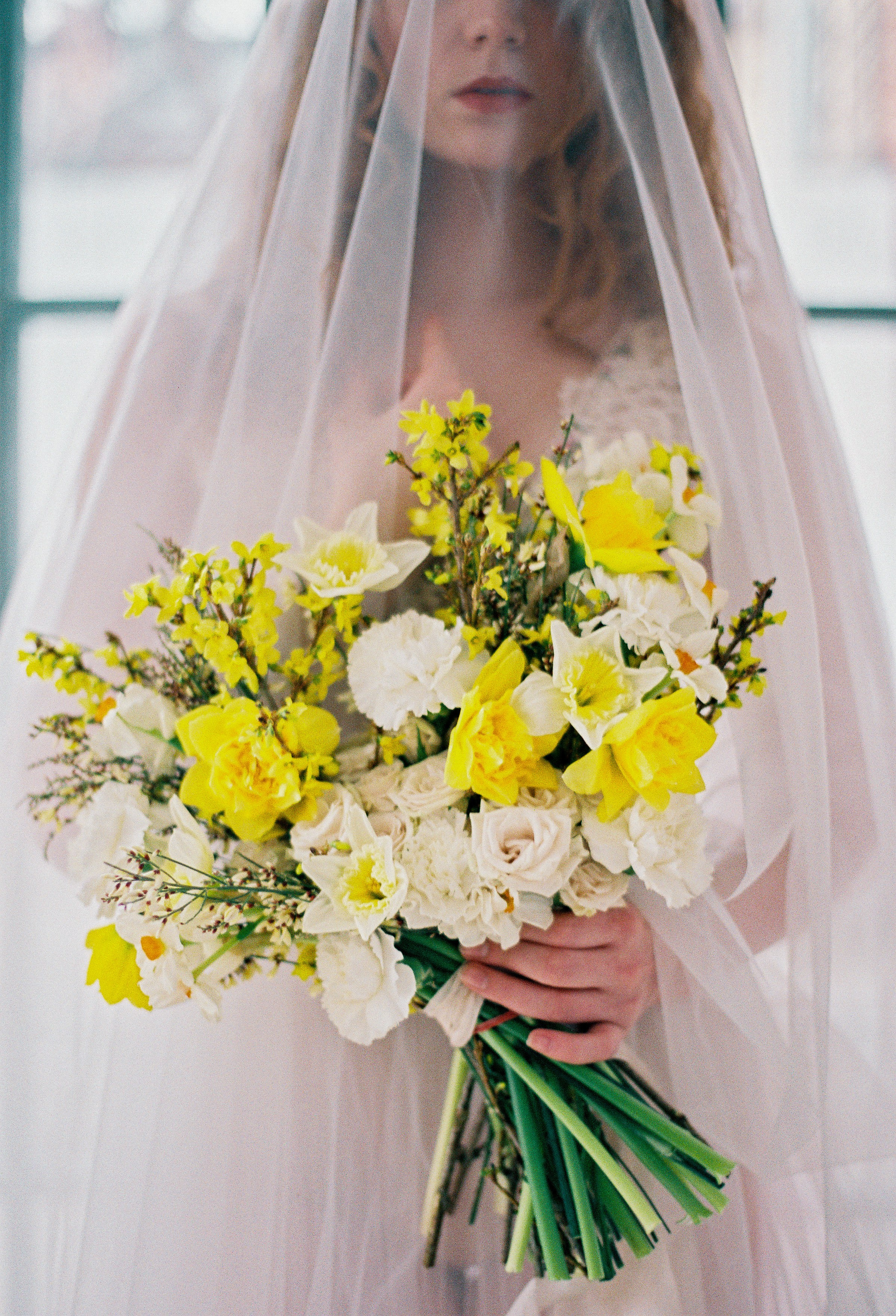 Свадебное утро невесты на плёнку в студии Royal, Москва