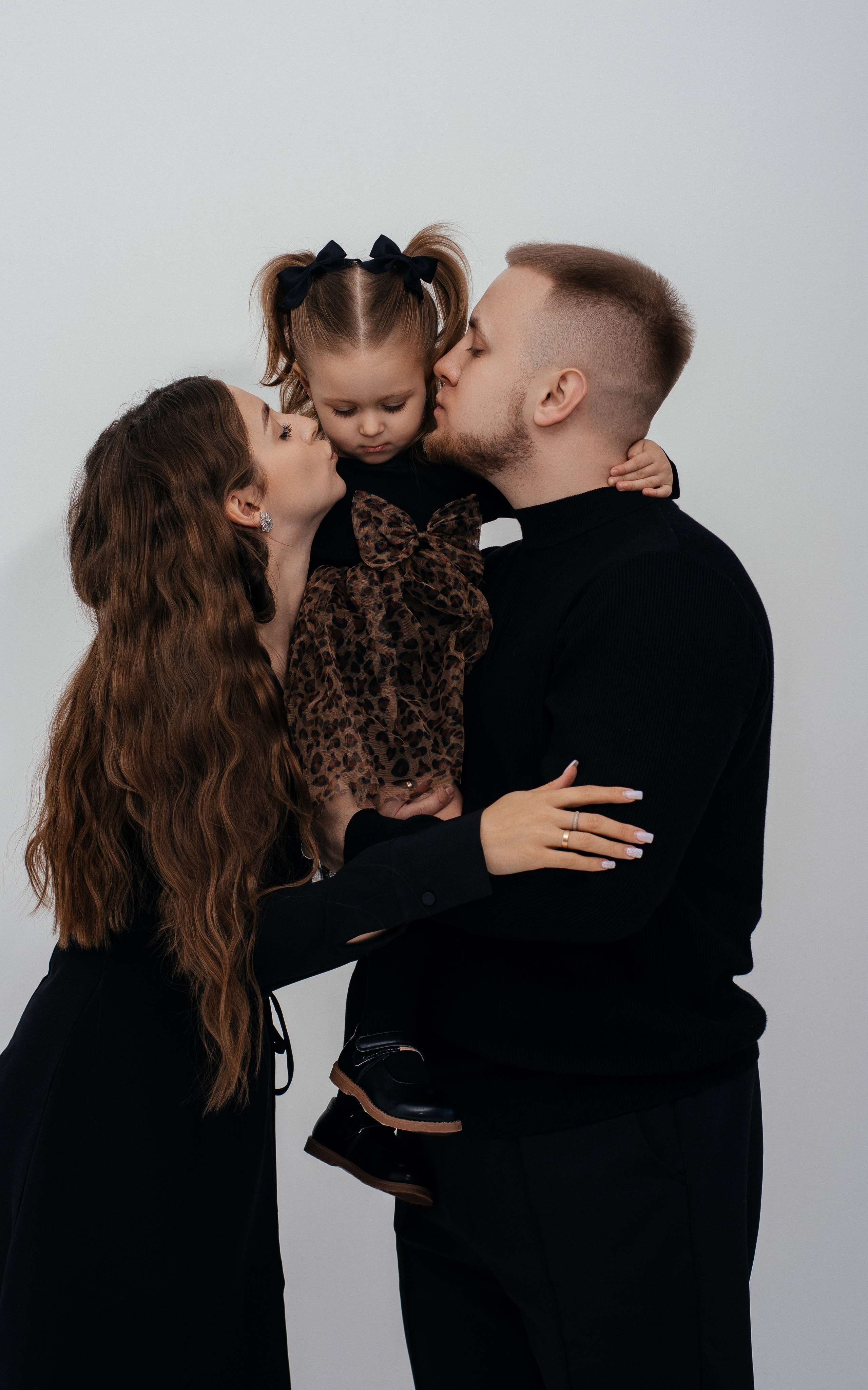 Вика, Женя и Ева. Свадебный и семейный фотограф Татьяна Нуякшева Новоалтайск — Барнаул