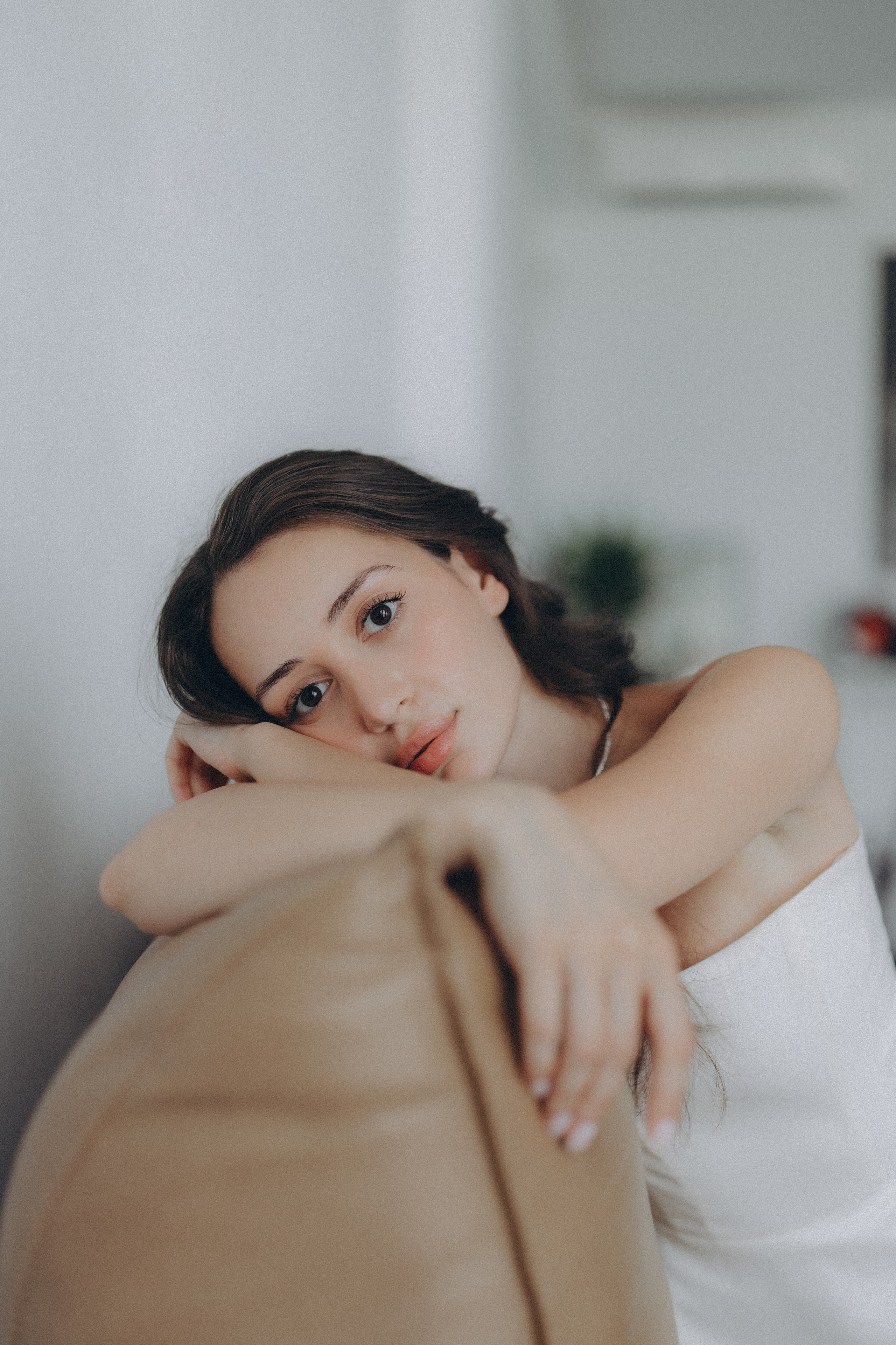 Atmospheric photo of a woman with a relaxed pose