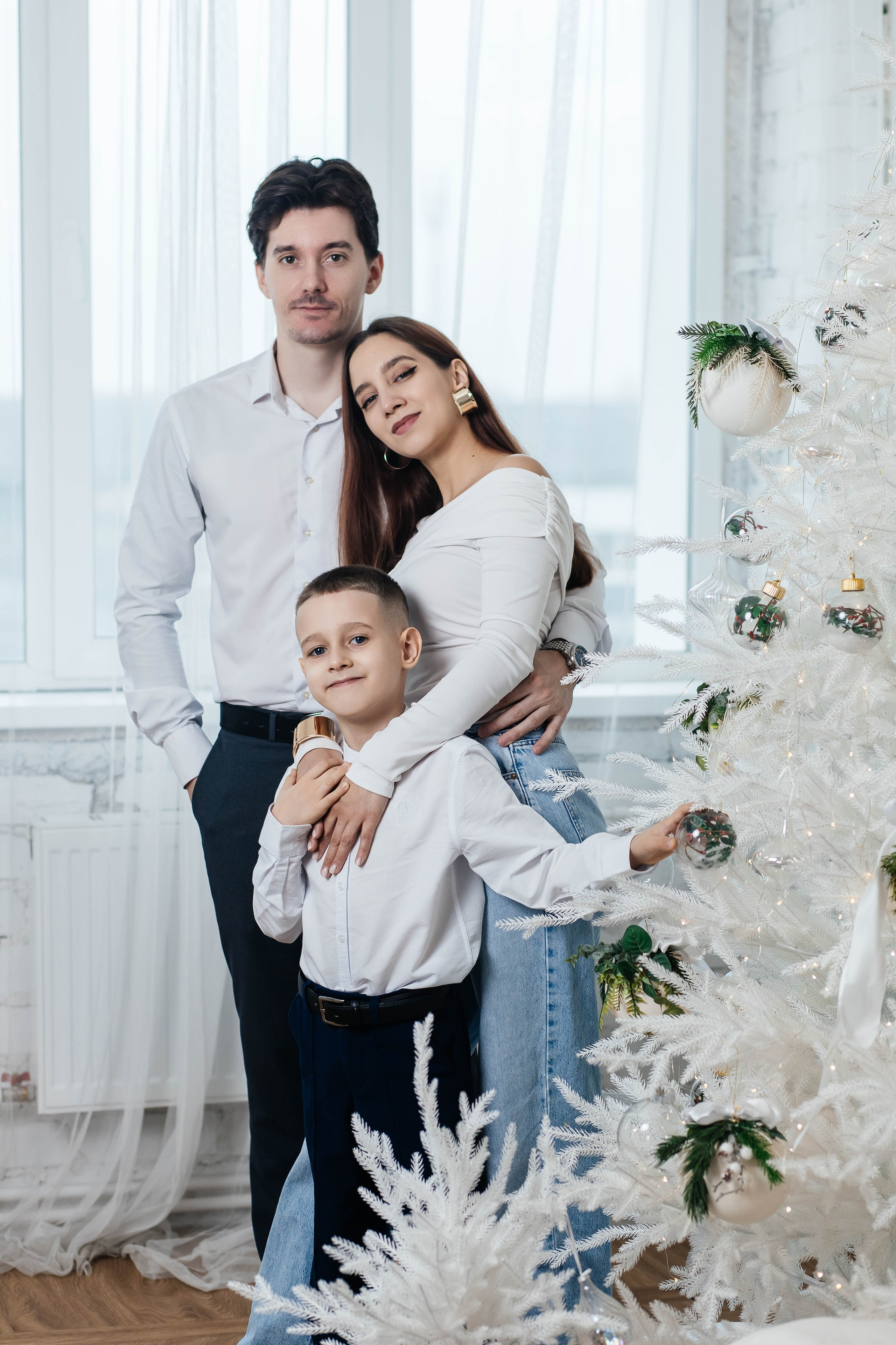 Семейная фотосессия большой семьи НГ 2026. Женский фотограф в Оренбурге Ирина Заводчикова