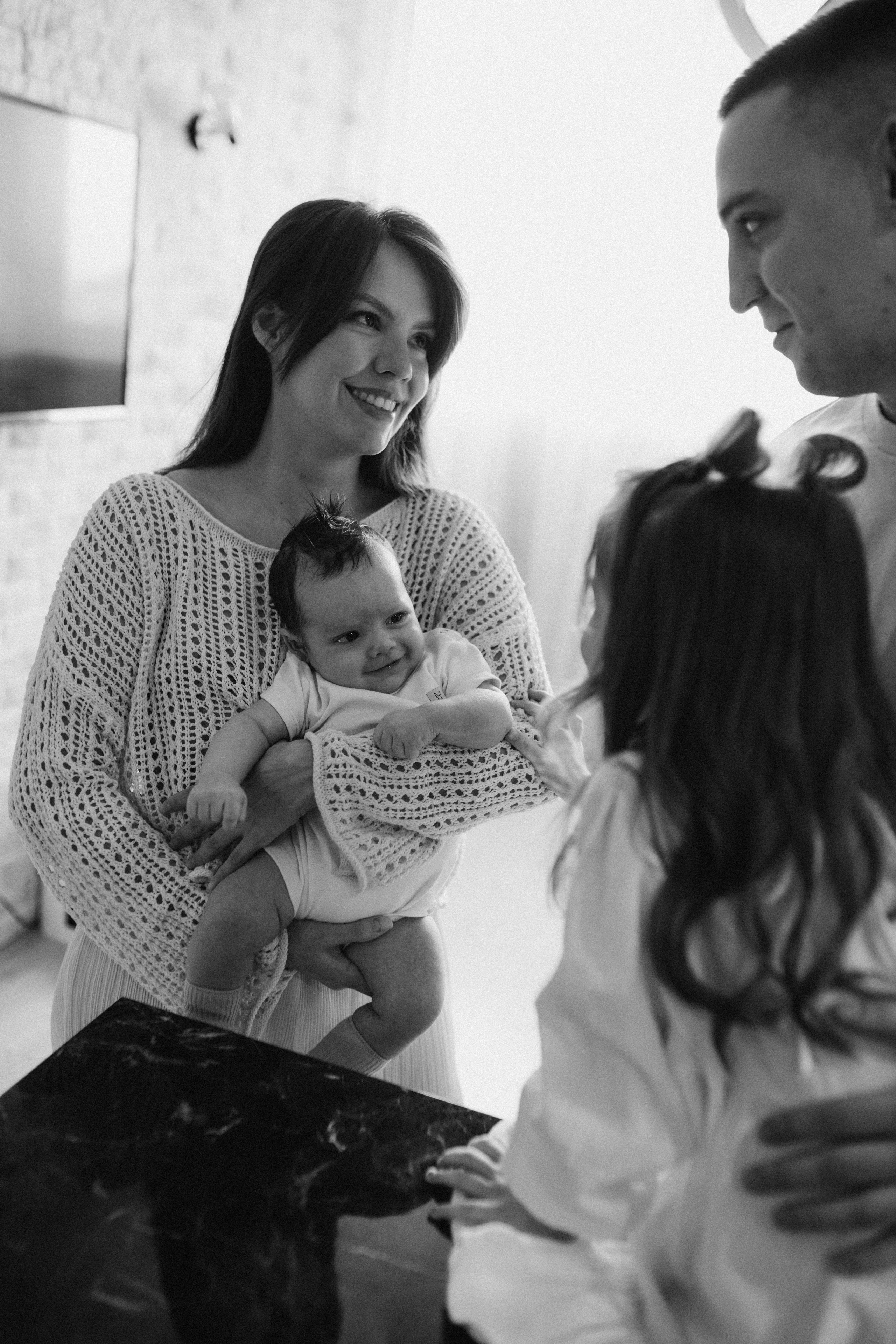 Семейная фотосессия дома с двумя детьми Самара. Семейный фотограф в Самаре Елена Ефимова