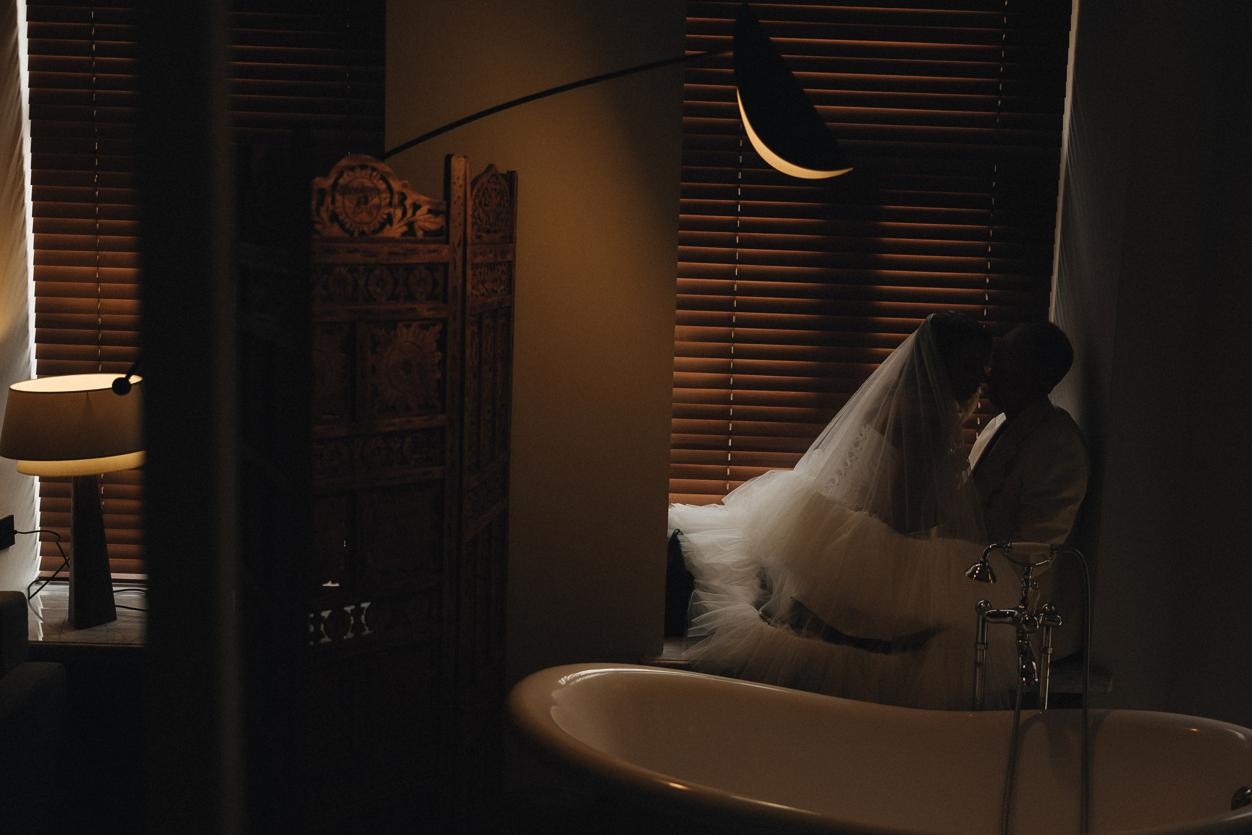 Когда я впервые увидел тебя, этот смех, ты мне напомнила по-моему сразу всех. Свадебный фотограф в Санкт-Петербурге Баженова Алина