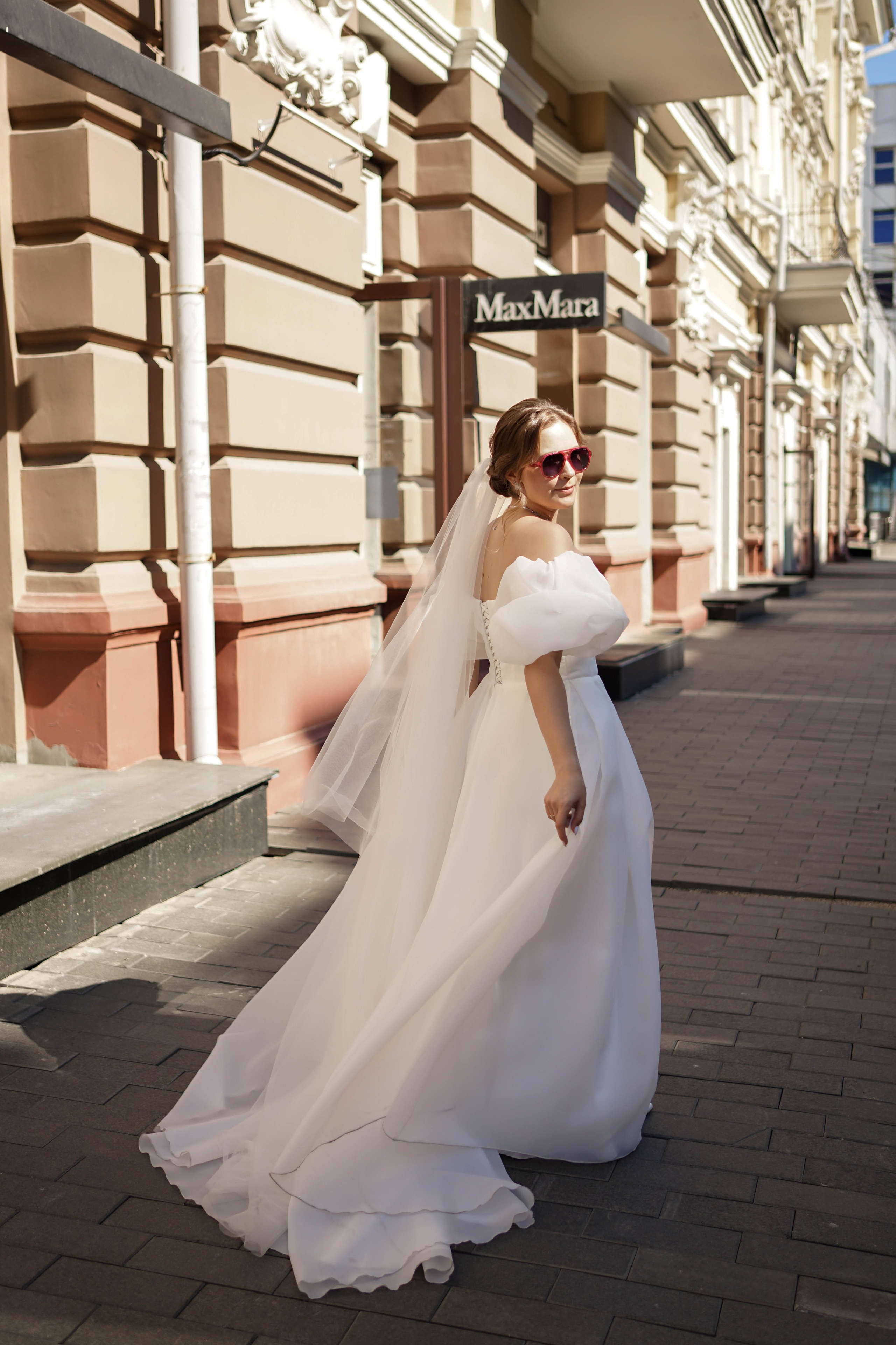 Лиза и Сережа: регистрация, прогулка и банкет. Фотограф в Иркутске