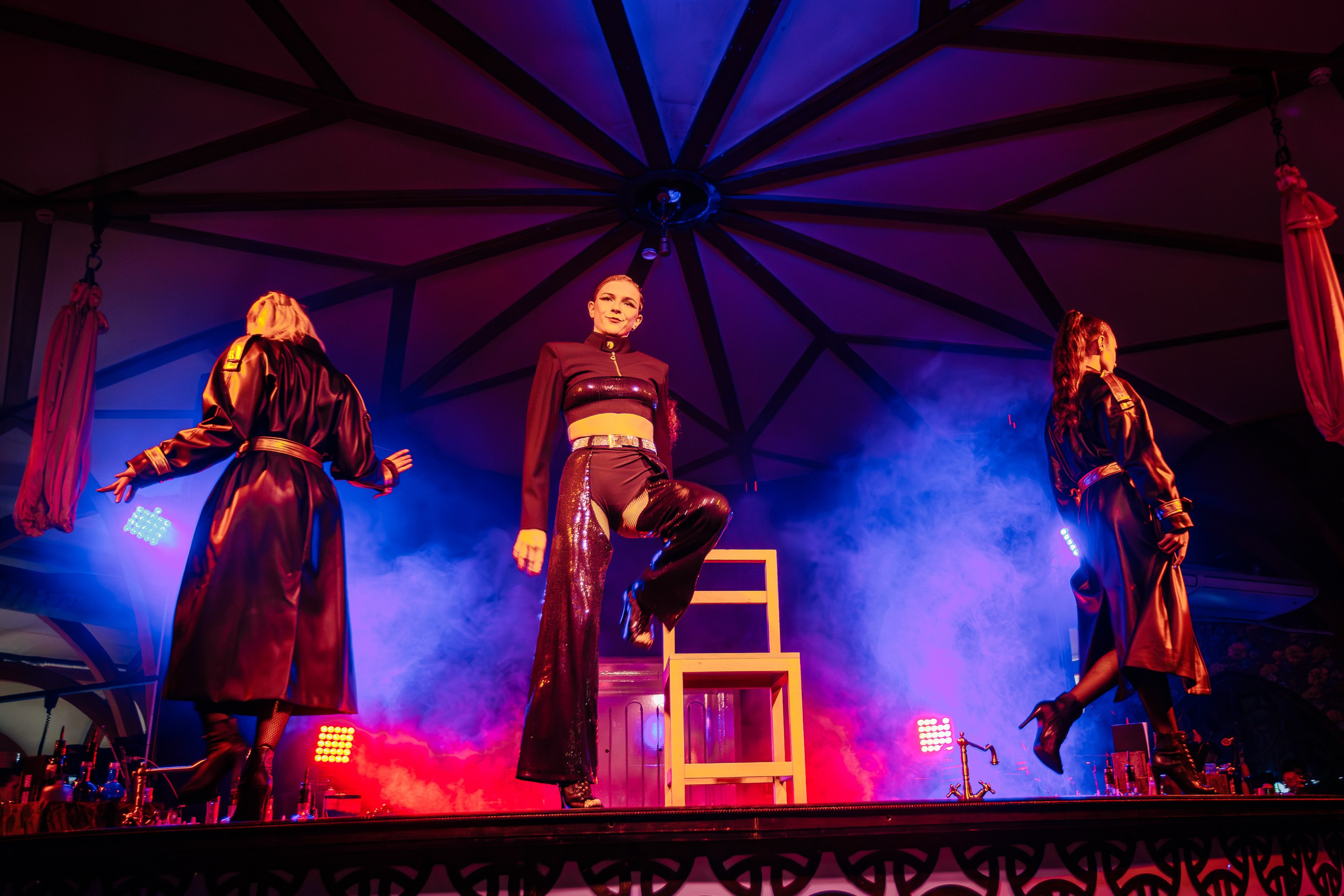 PTIZZA SHOW. Gold & Black in Ptizza Bar_Ялта_6.07.2025. Аминов Руслан | Фотограф