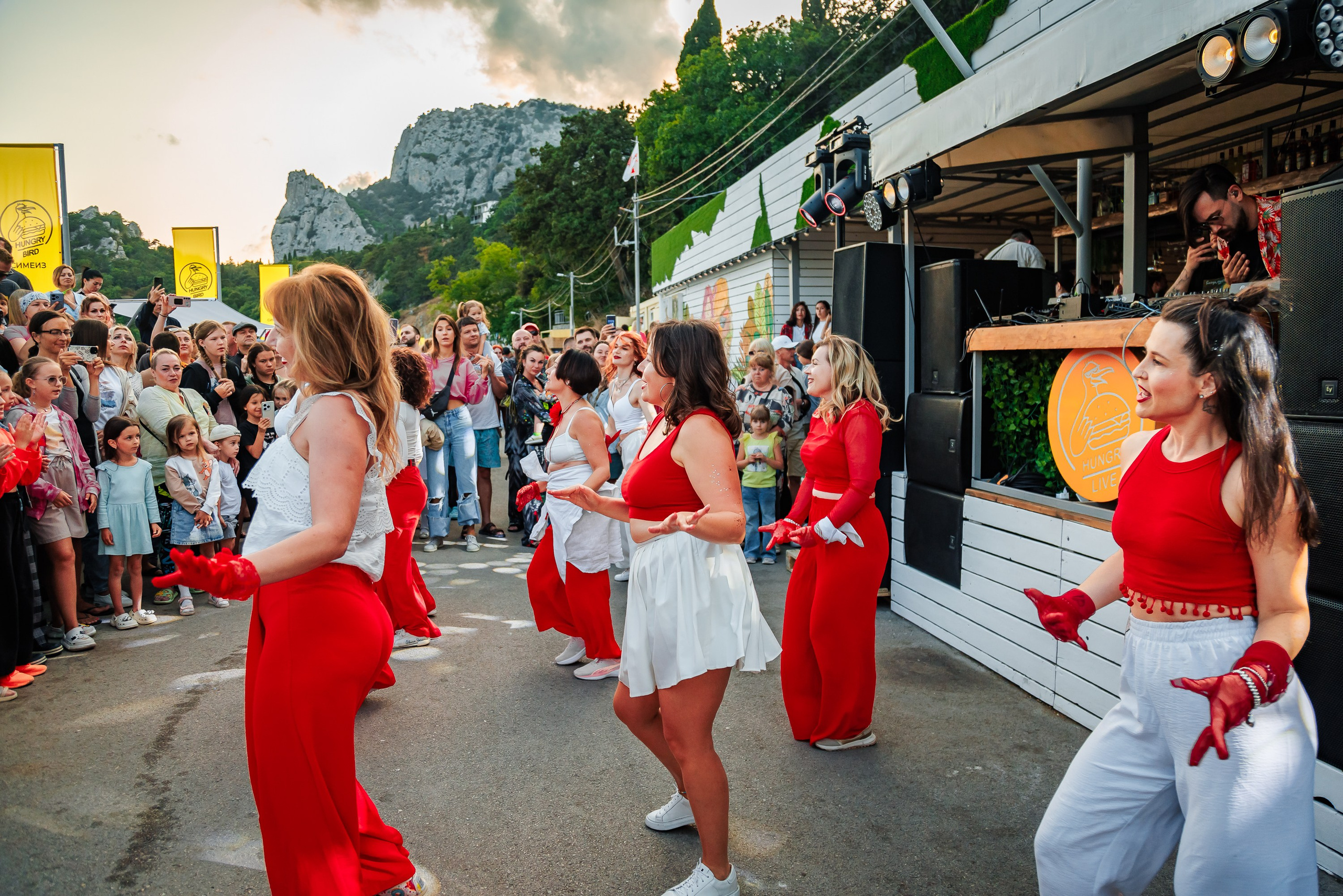 Открытие сезона в HUNGRY BIRD_Симеиз_Крым_14.06.2025. Аминов Руслан | Фотограф