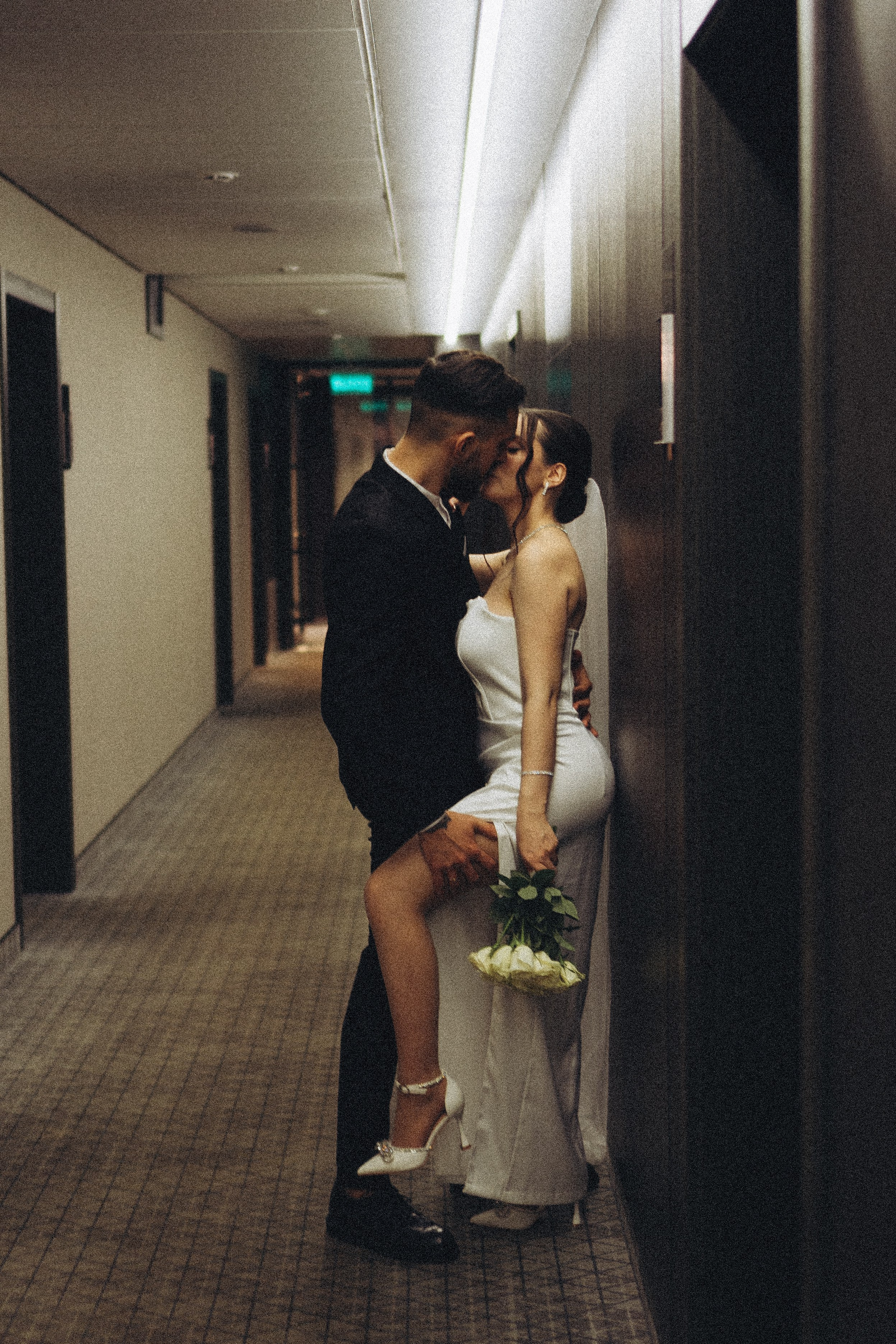 СВАДЕБНАЯ СЬЕМКА СБОРОВ ЖЕНИХА И НЕВЕСТЫ В ОТЕЛЕ И ТАКЖЕ ФОТОСЕССИИЯ В ОТЕЛЕЕ МЕГАПОЛИС БРЯНСК. Профессиональный фотограф, Санкт-Петербург — Виктория Богомолова