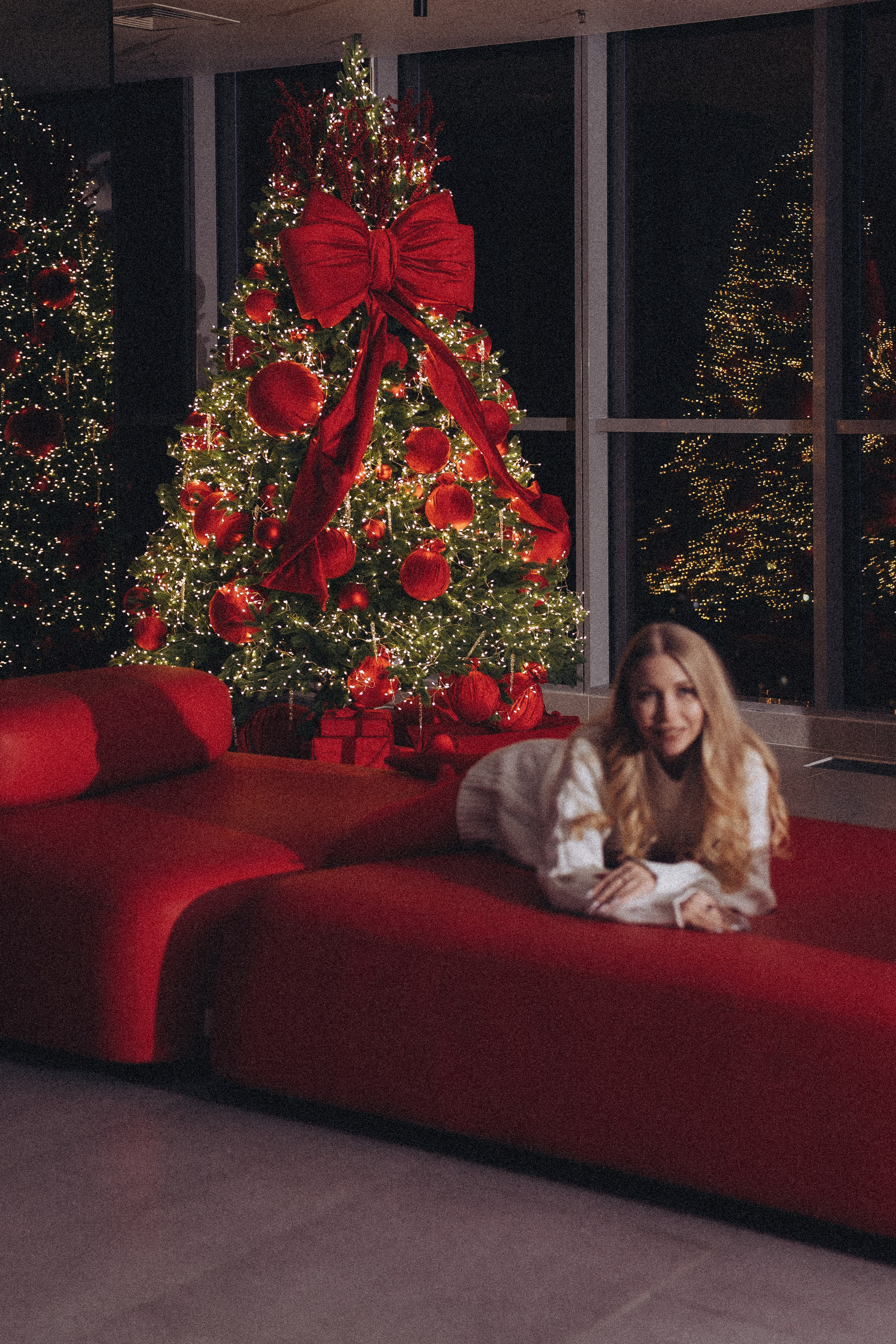 ФОТОСЕССИЯ К НОВОМУ ГОДУ В СТУДИИ С ЕЛОЧКОЙ КРАСИВЫЙ ОБРАЗ. Профессиональный фотограф, Санкт-Петербург — Виктория Богомолова