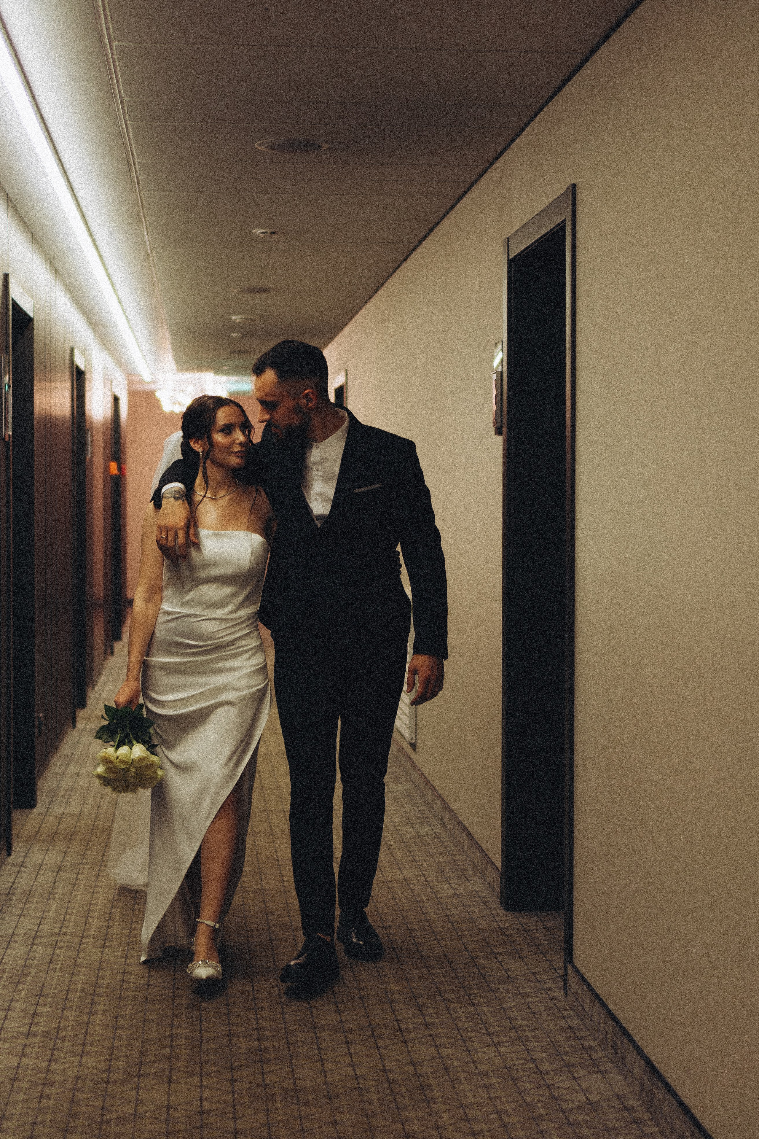 СВАДЕБНАЯ СЬЕМКА СБОРОВ ЖЕНИХА И НЕВЕСТЫ В ОТЕЛЕ И ТАКЖЕ ФОТОСЕССИИЯ В ОТЕЛЕЕ МЕГАПОЛИС БРЯНСК. Профессиональный фотограф, Санкт-Петербург — Виктория Богомолова