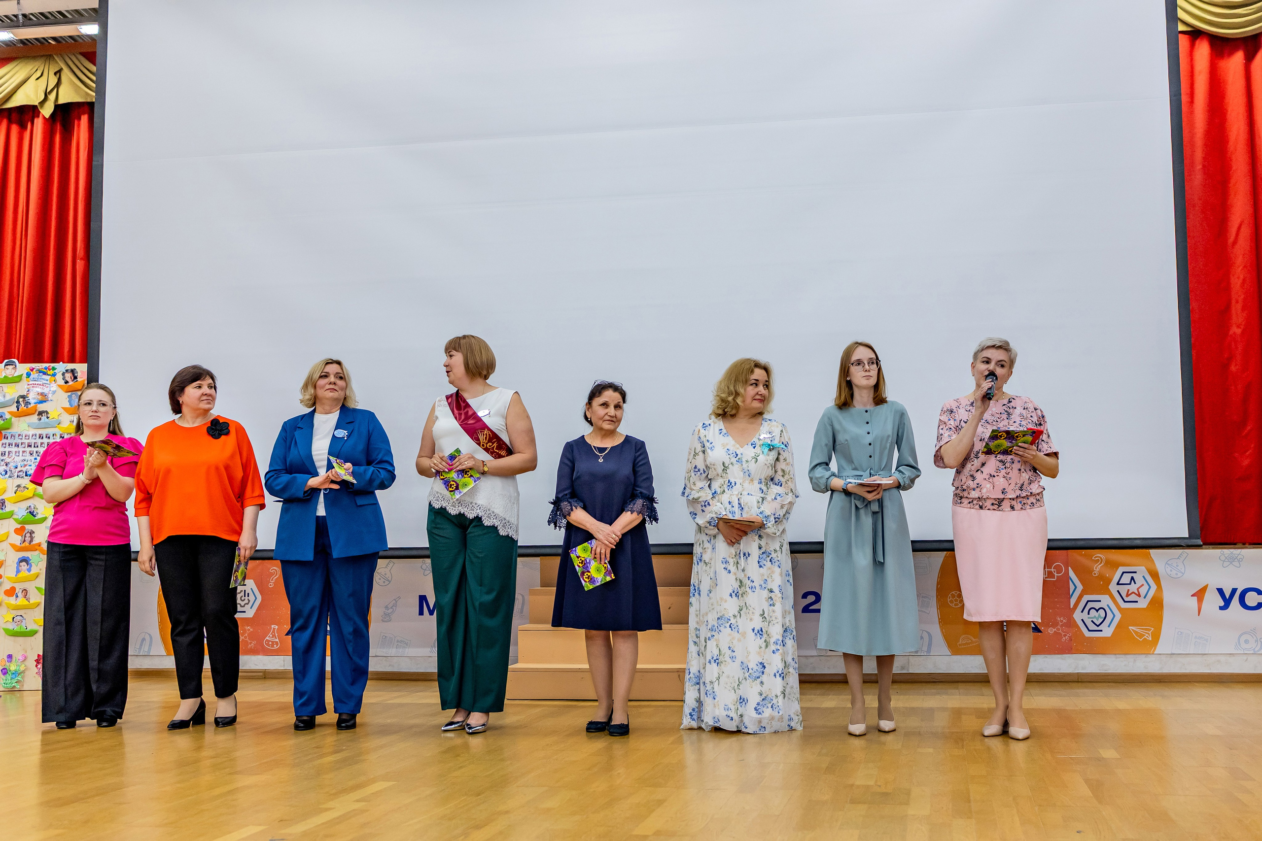 Выпускной праздник в начальной школе. Фотограф и видеограф Москва. Свадебный фотограф, видеограф. Выпускные альбомы. Оживающие альбомы