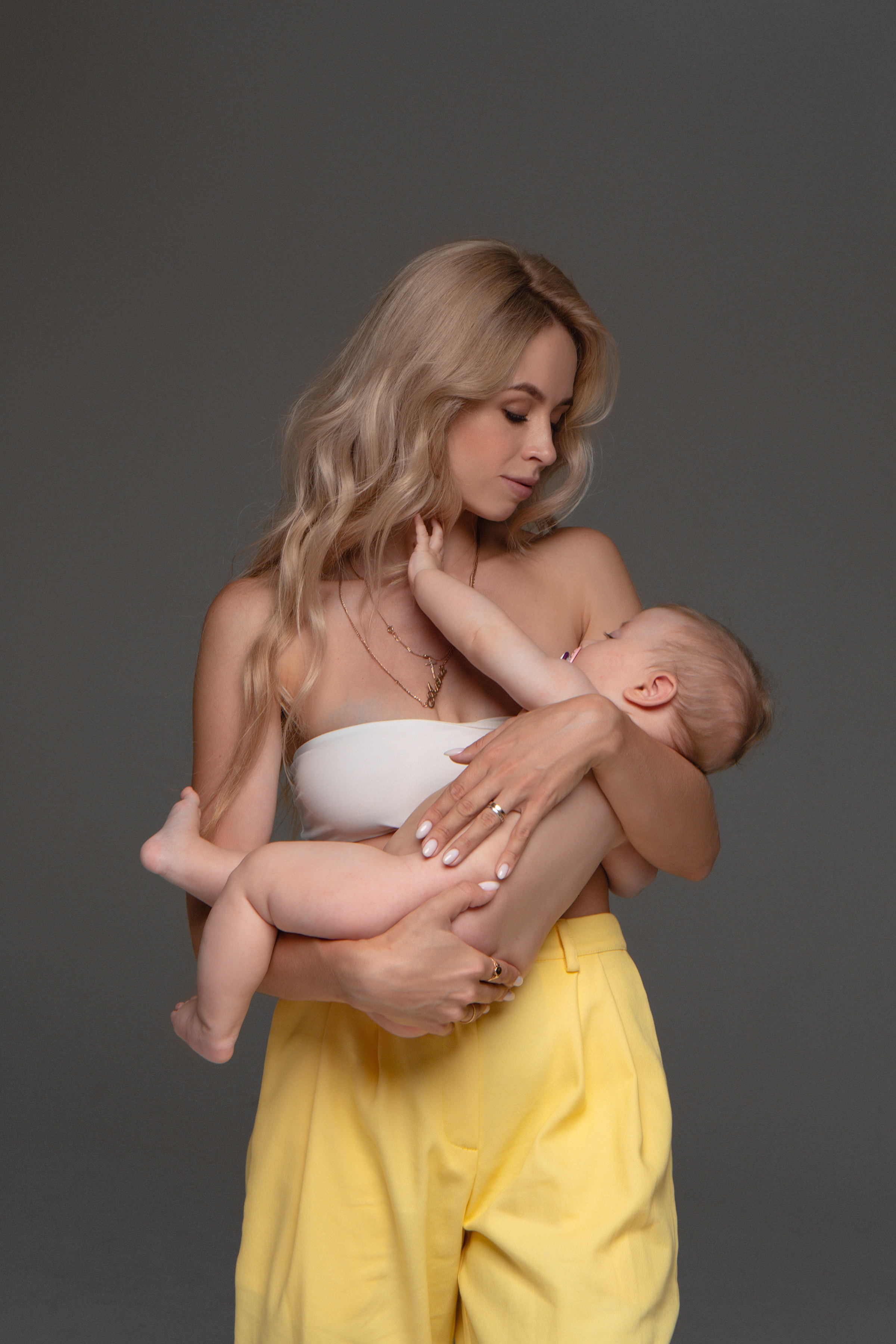 Фотосессия материнства. Фотограф беременности и материнства в Самаре Наташа Бакаянова