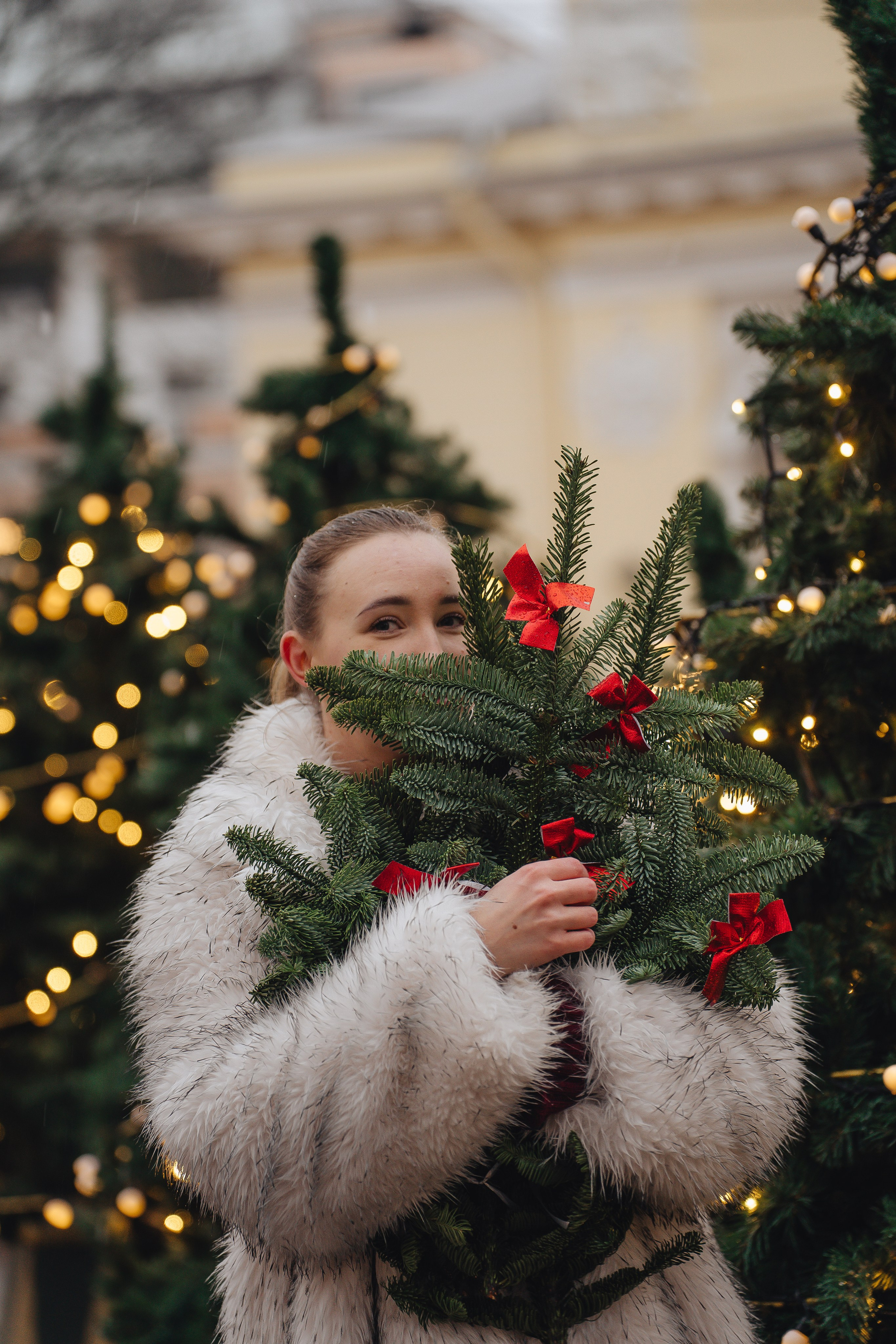 ПРОГУЛКА НА МАНЕЖНОЙ ПЛОЩАДИ ДЛЯ ДЕВУШКИ ПЕРЕД НОВЫМ ГОДОМ (НОВОГОДНЯЯ ФОТОСЕССИИЯ НА МАНЕЖНОЙ ПЛОЩАДИ). Профессиональный фотограф, Санкт-Петербург — Виктория Богомолова