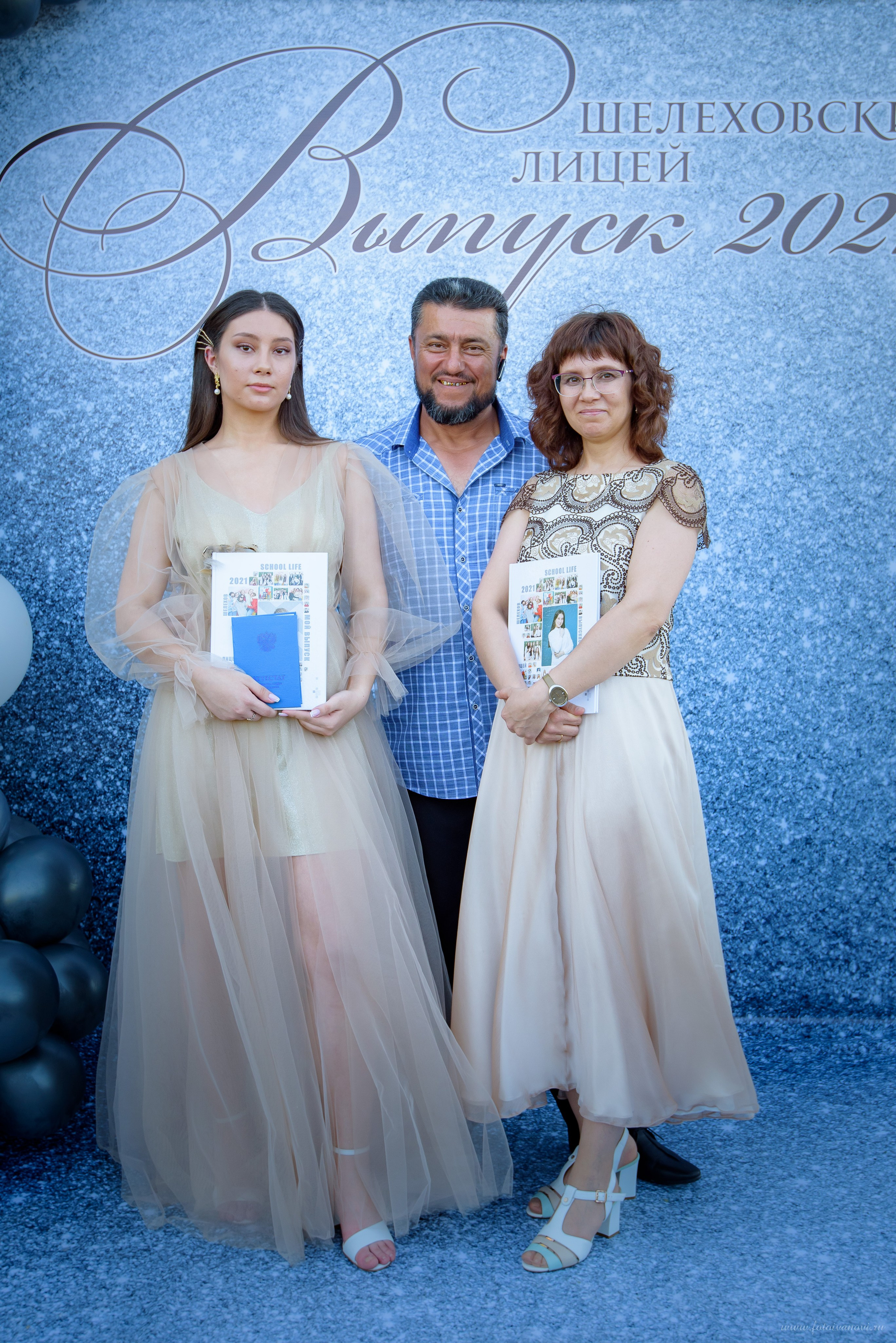 Выпускной 9-11классы. Выпускные книги Анапа Новороссийск Краснодар