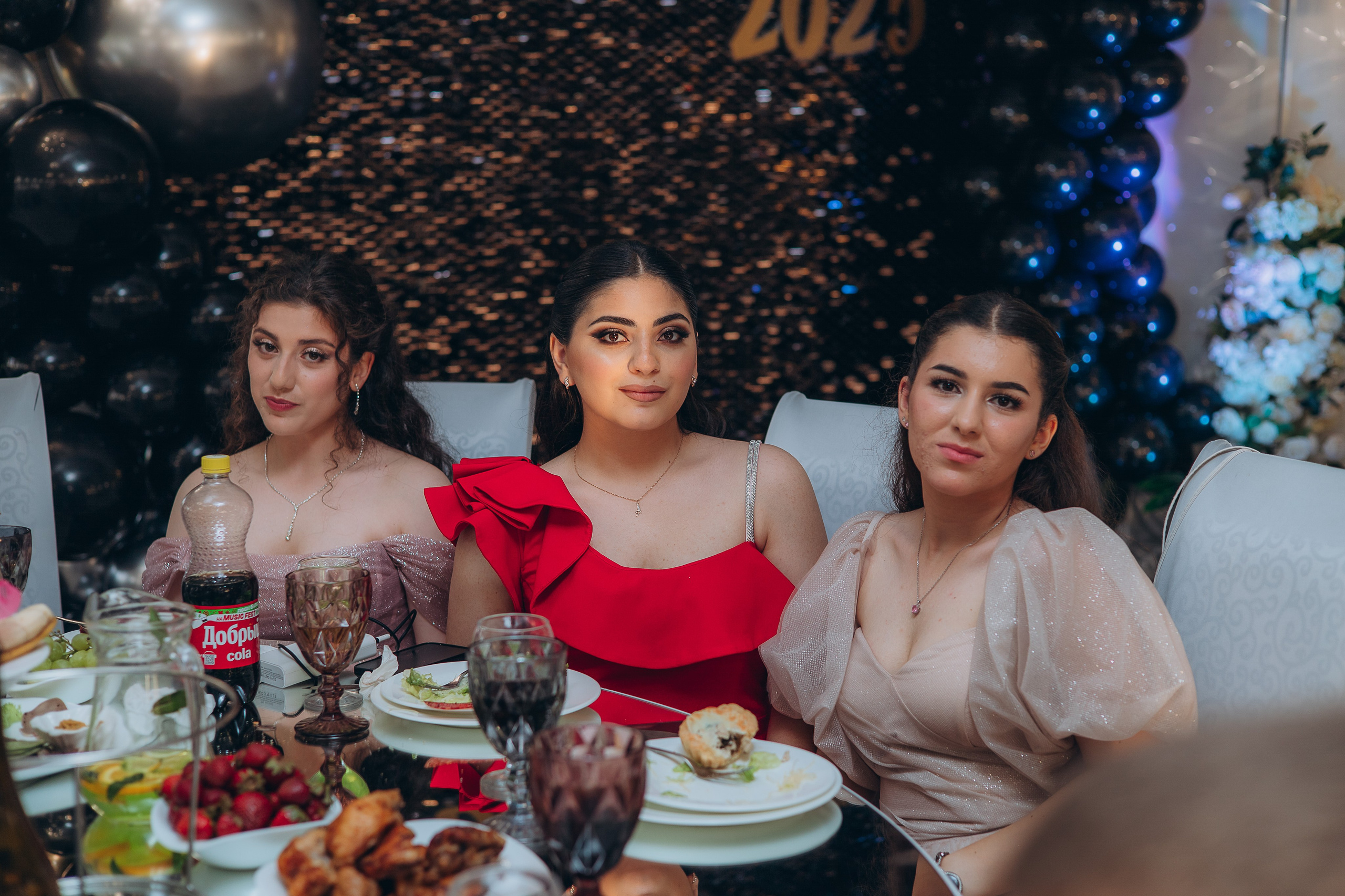 Выпускной 9-11классы. Выпускные книги Анапа Новороссийск Краснодар