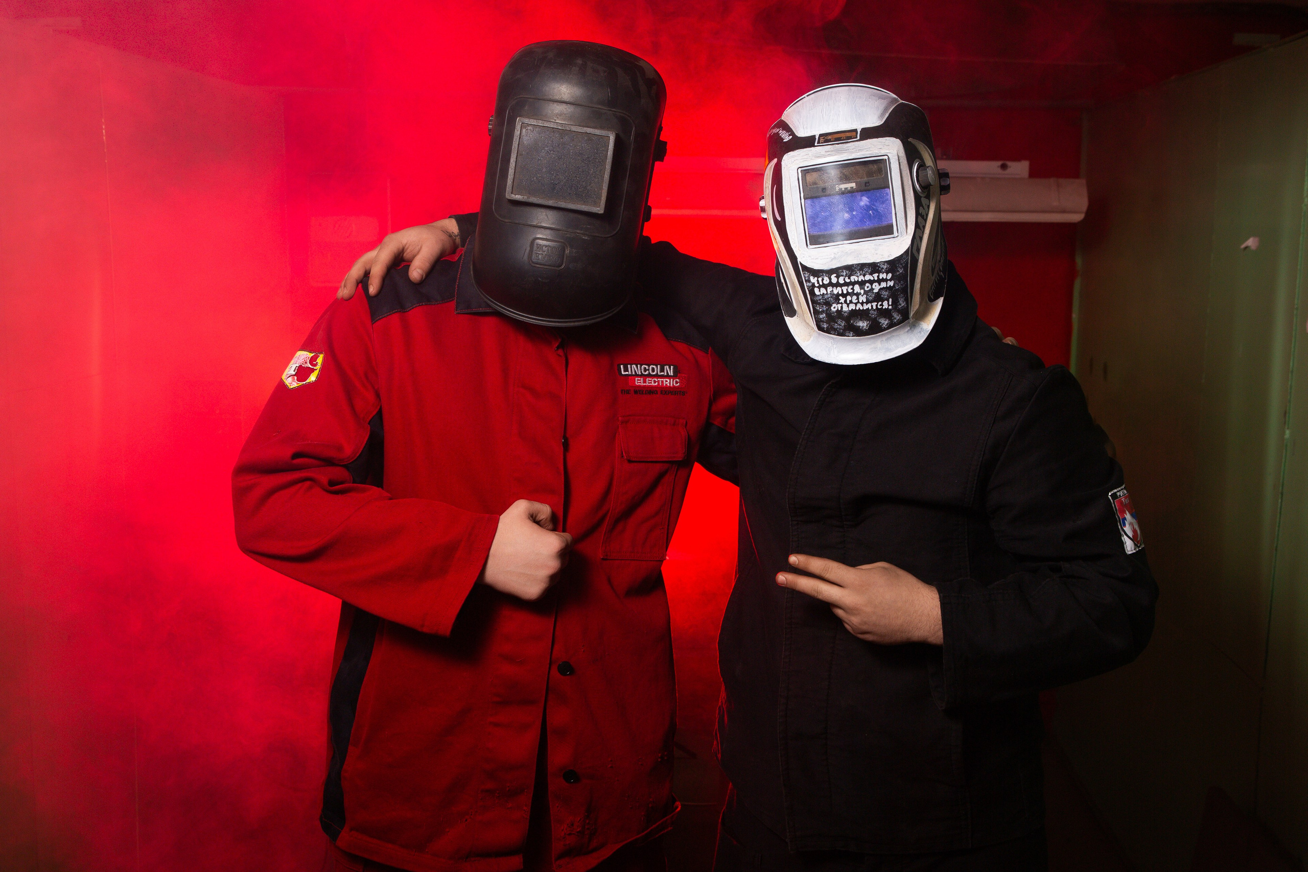 Фотосессия в Цеху для Выпускников Сварочного Производства | Твой Альбом Мценск. ТВОЙ АЛЬБОМ / ТВОИ ПРАВИЛА