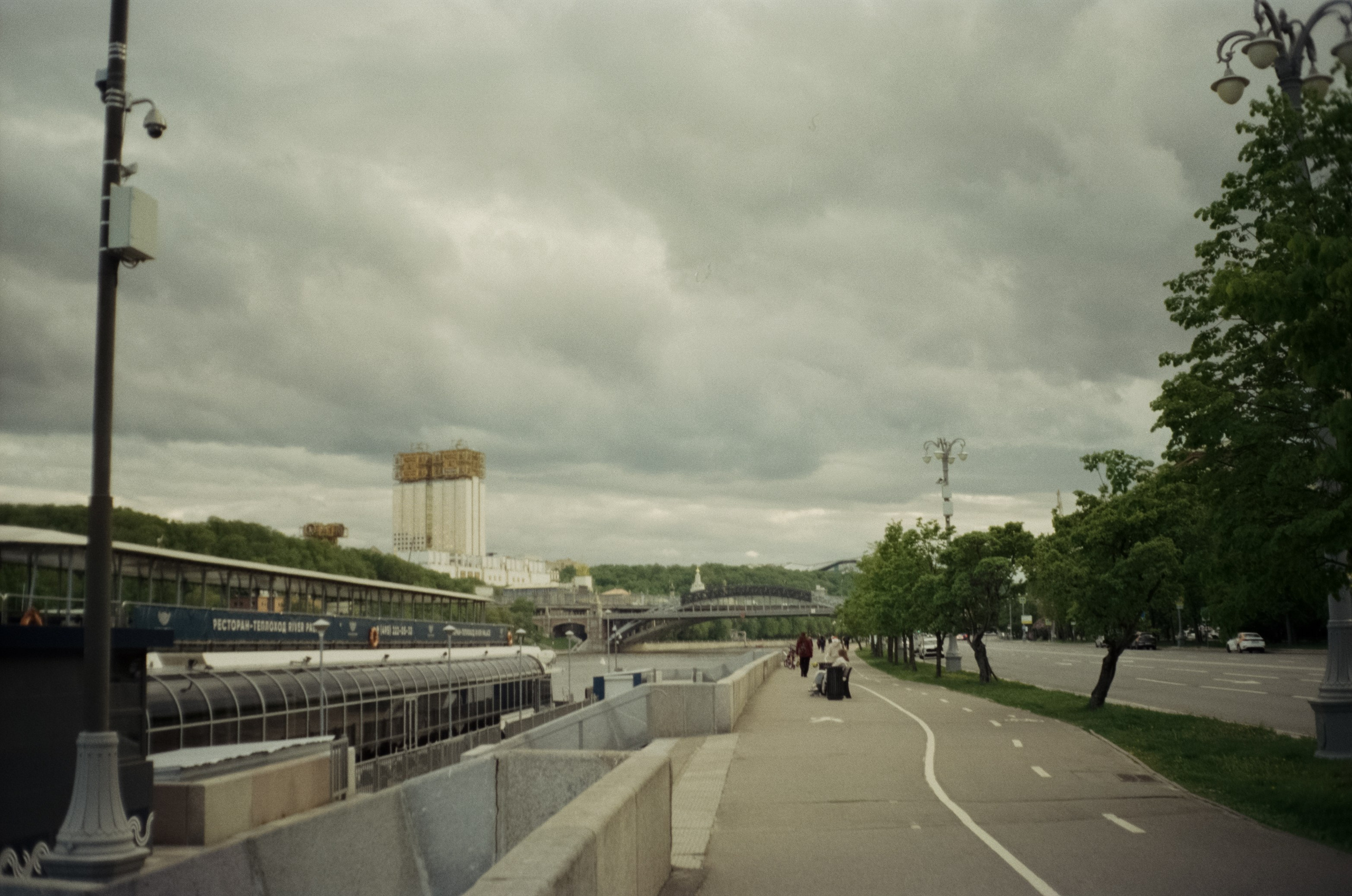 Ricoh FF-1 gray | Perspekriva expired Vision 200D | Фрунзенская набержная 5 мая 2025 года