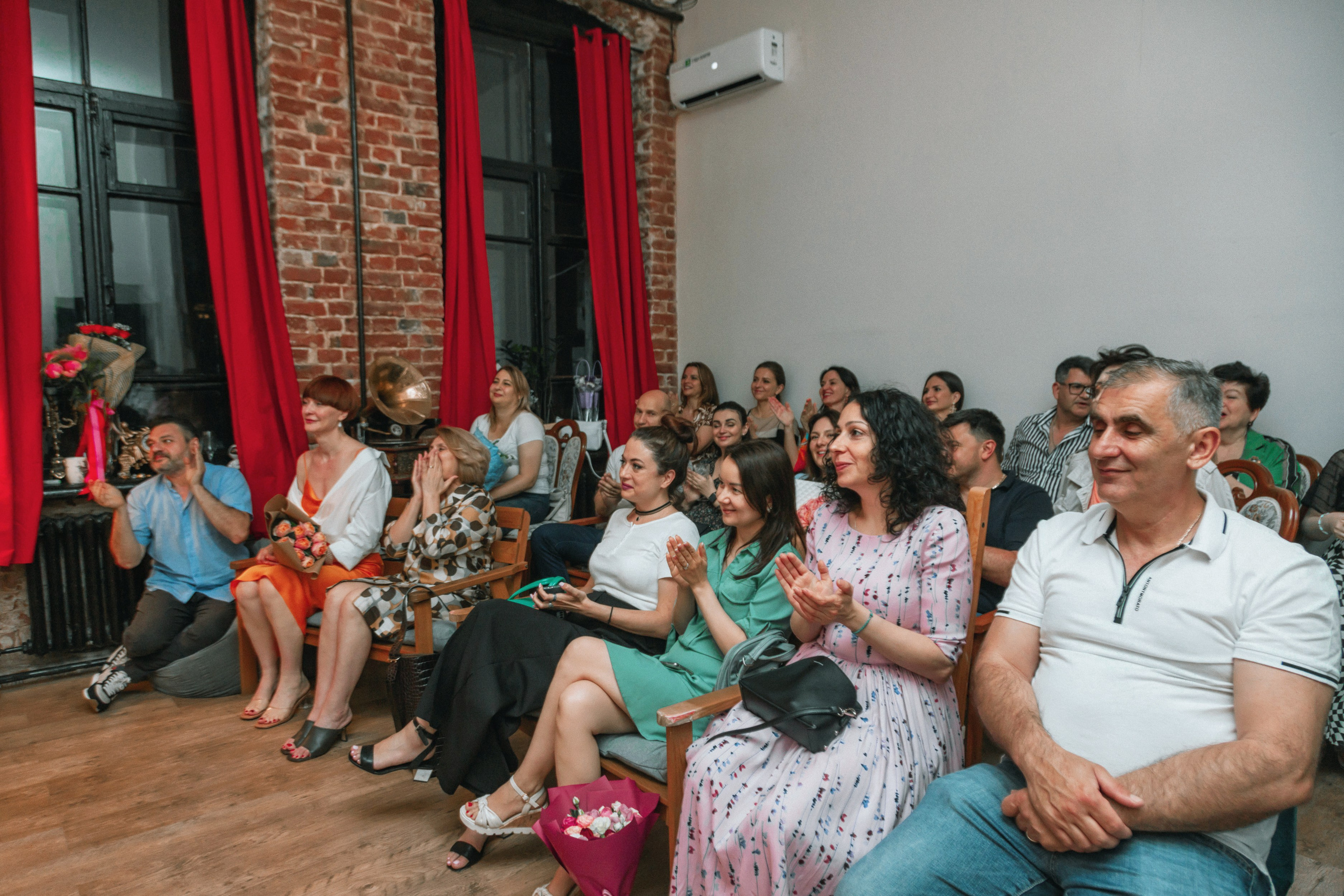 Поэтический вечер в Краснодаре. Создание сайтов, SMM, производство контента | Студия «Медведь» | Услуги для бизнеса