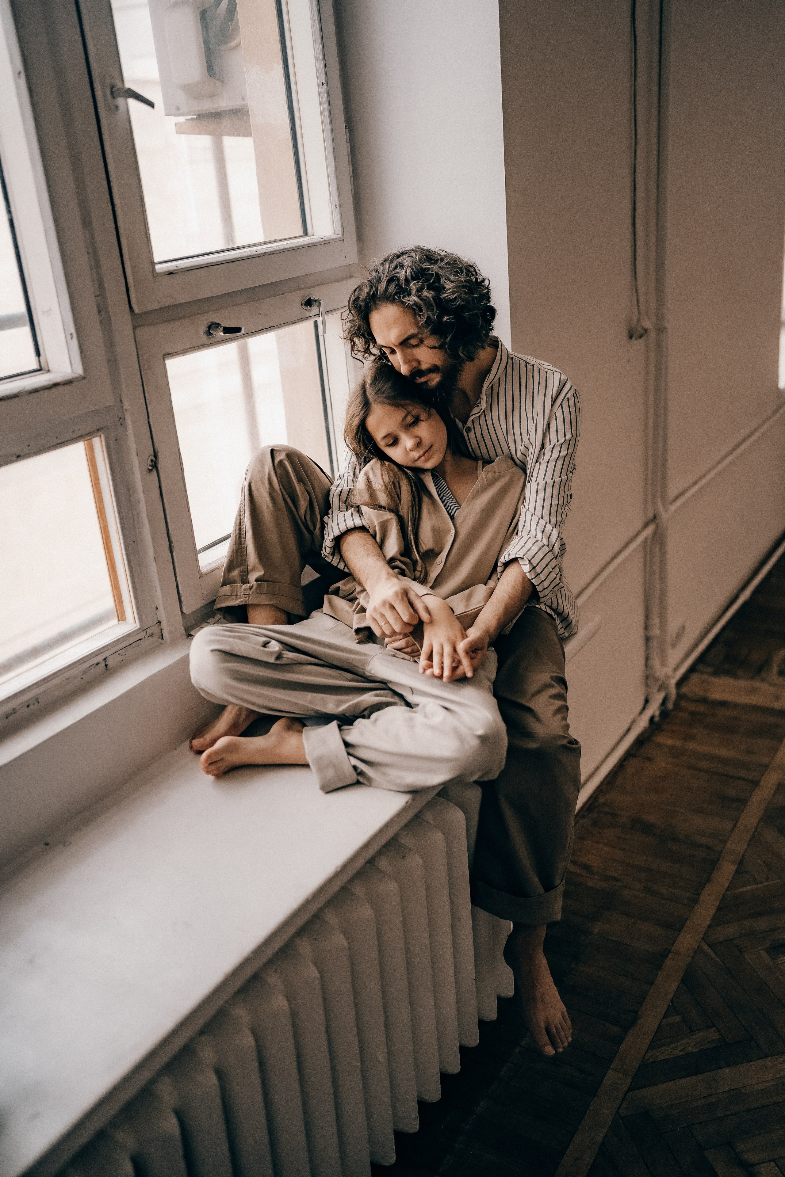 Объятья и немного баловства. Главная