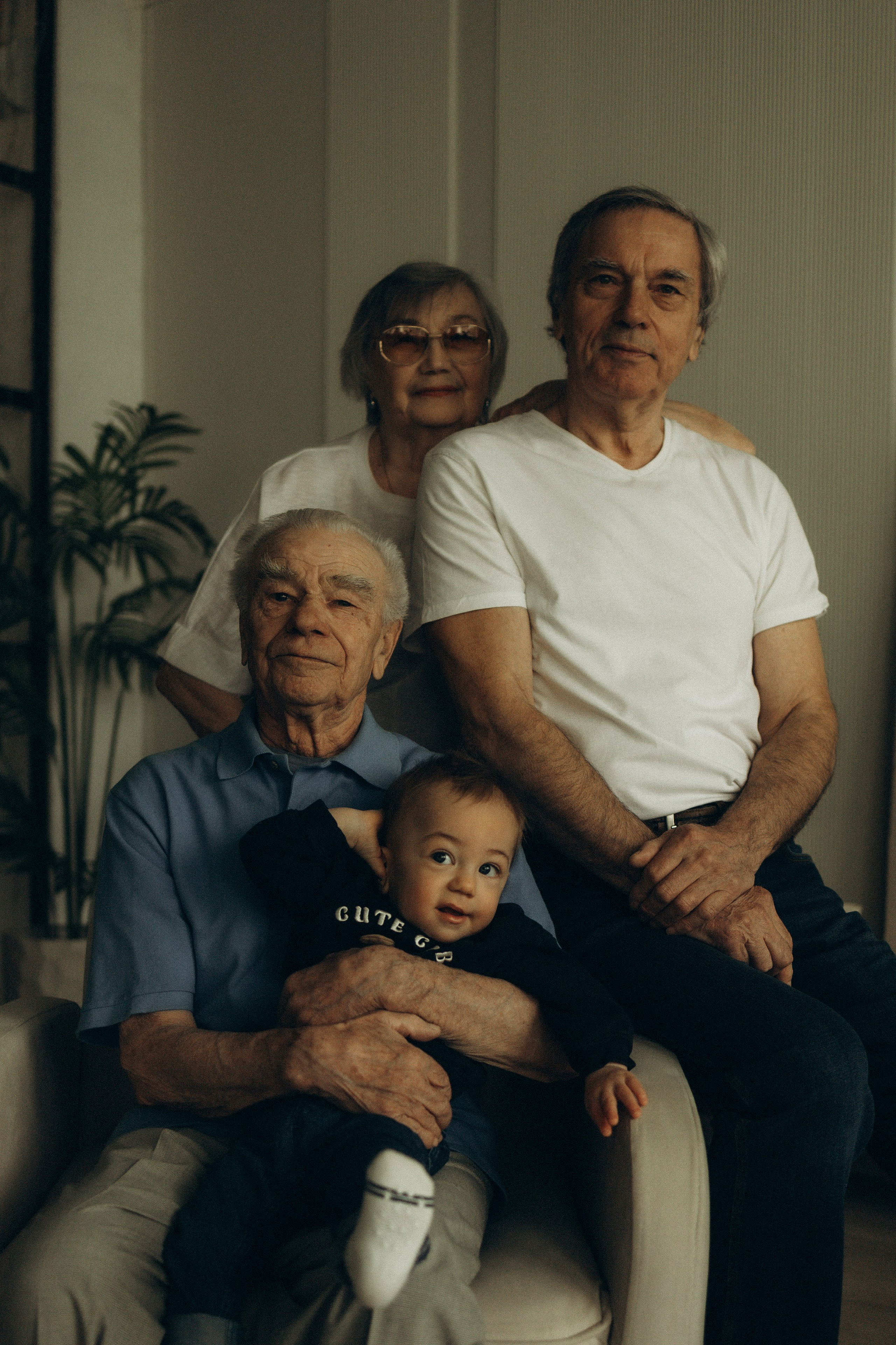 Семейная фотосессия для большой семьи в студии. Семейный фотограф в Ижевске Даша Денисова