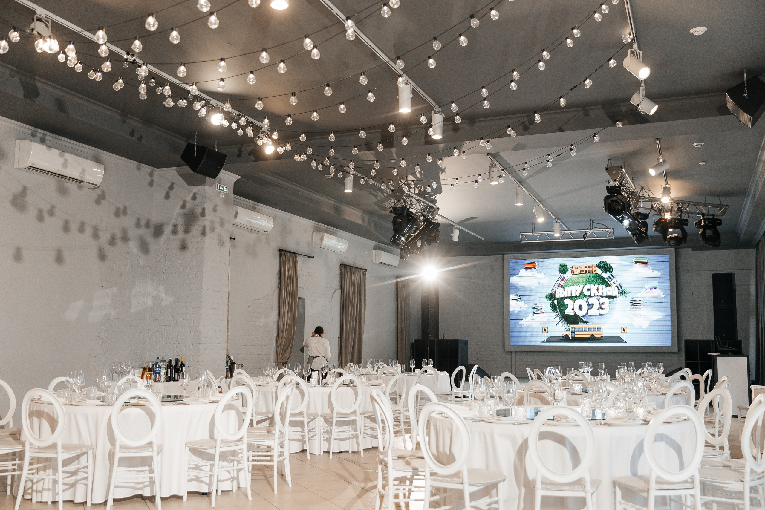 2023-06-23 Выпускной МБОУ СОШ № 10. Фотограф в Красноярске