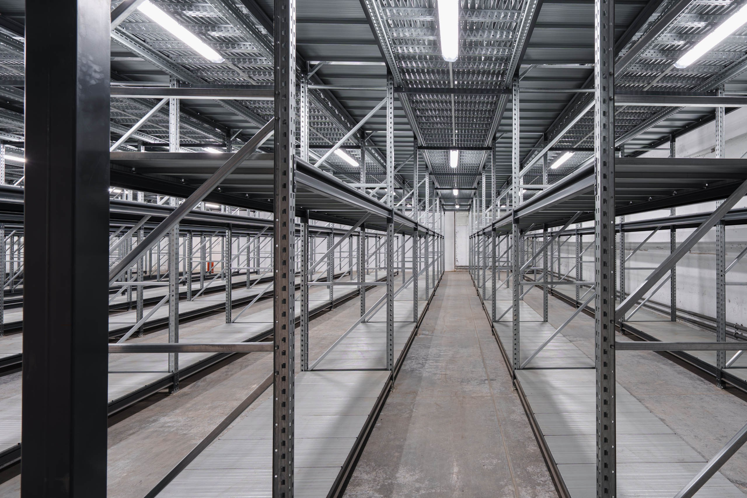 Фотосъемка для ООО «ПГС-К», системы хранения. Интерьерный фотограф и ретушер в Красноярске Денис Антропов