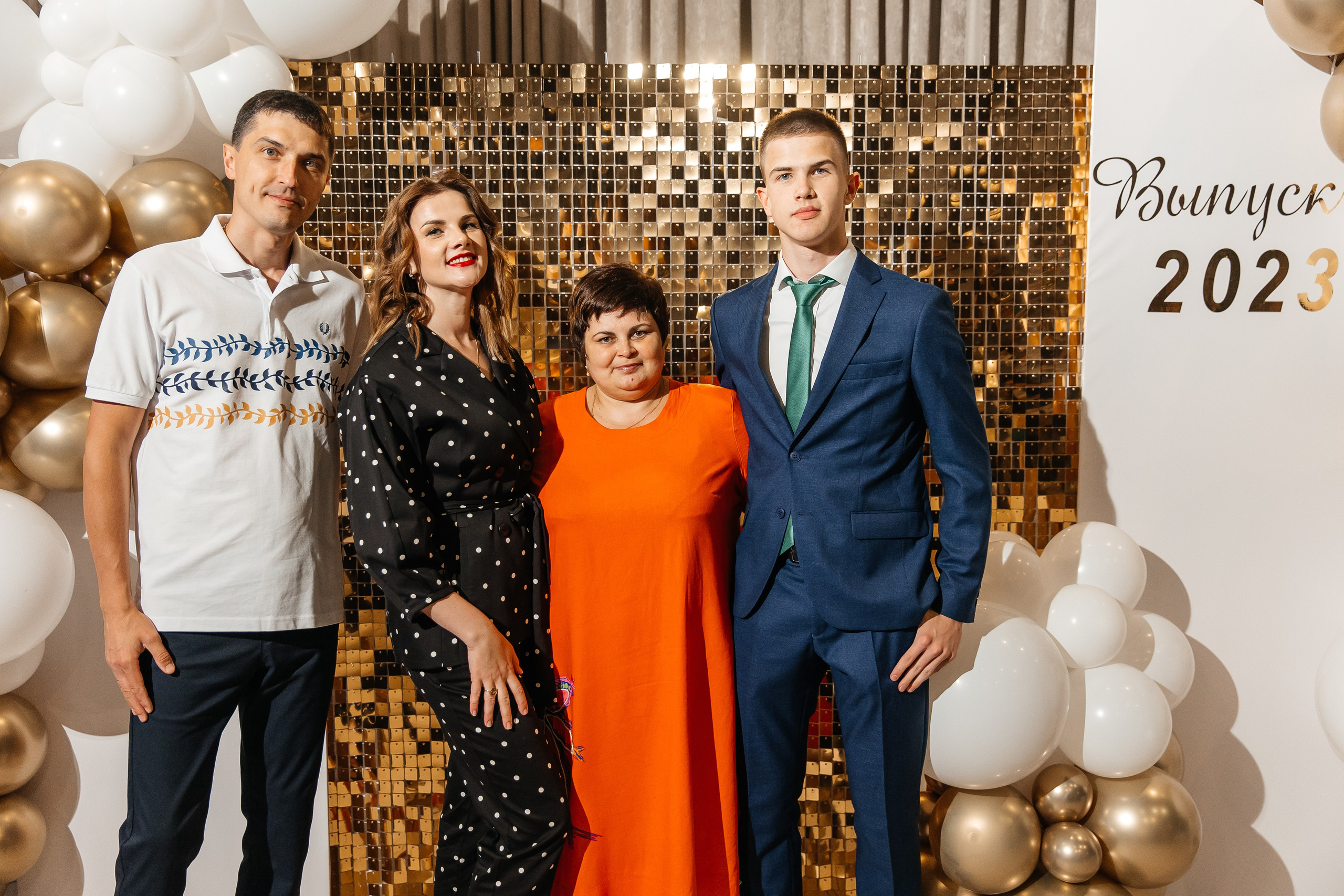 2023-06-23 Выпускной МБОУ СОШ № 10. Фотограф в Красноярске