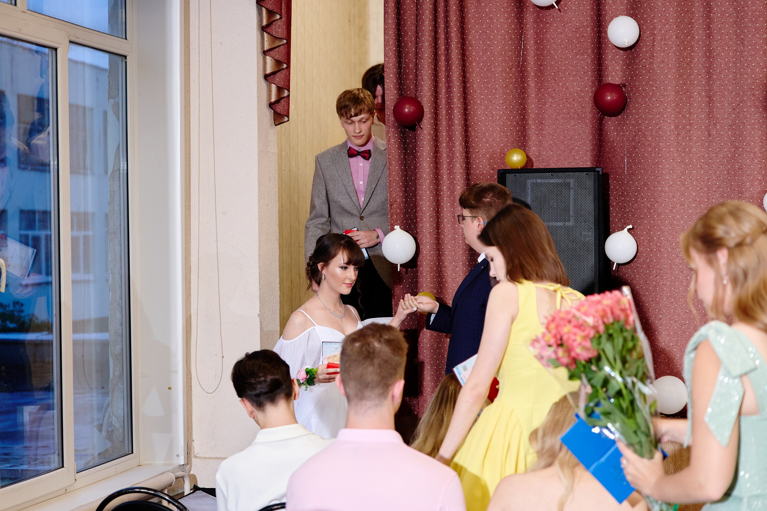 Выпускной 35 Сош. Фотограф Выпускные альбомы Таганрог Сергей Коробченко