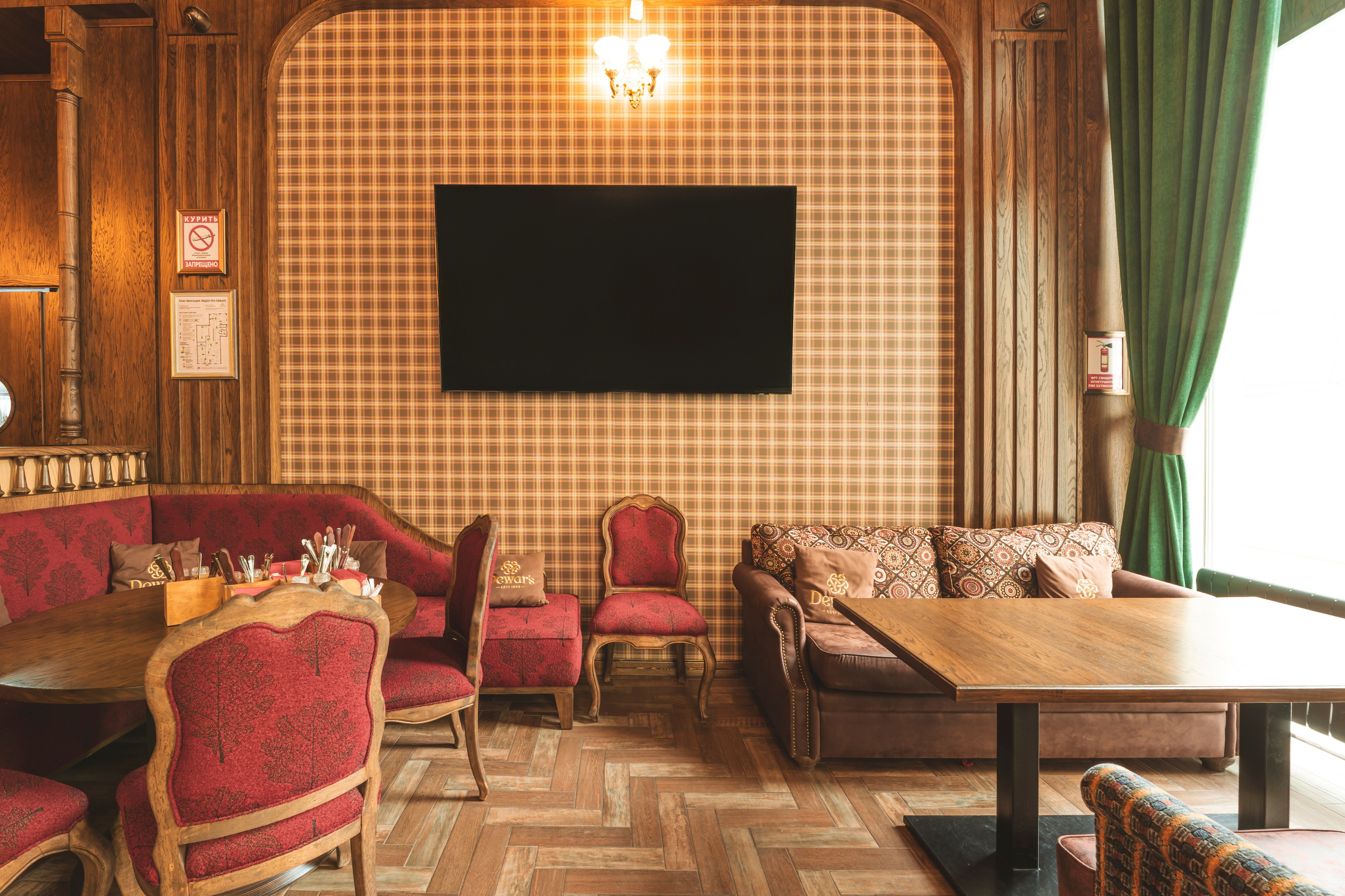 Алматы, Fuller's Central Avenue — самый большой паб сети, ЖК Central Avenue, январь 2026. Интерьерный фотограф Алматы