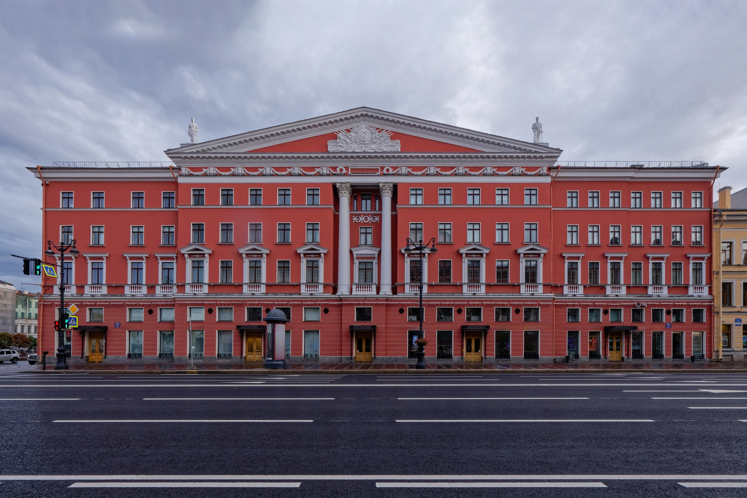 Санкт-Петербург, Невский проспект, дом 68. Литературный дом, 1947 год. Архитекторы Борис Николаевич Журавлев, Игорь Иванович Фомин. Снесен. Воссоздан в 2011 году.